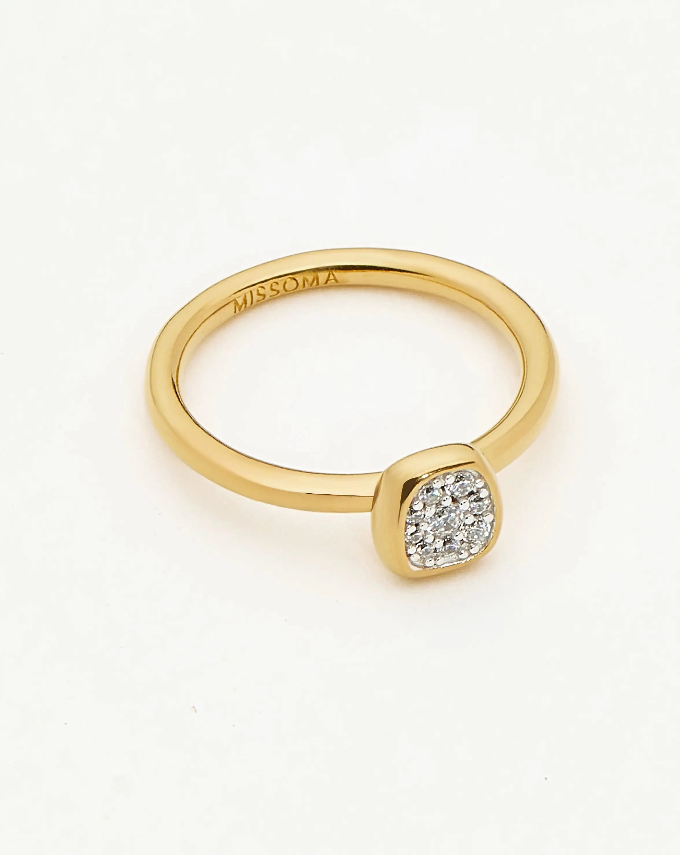 Missoma Molten Soft Square sormus kulta zirkonia