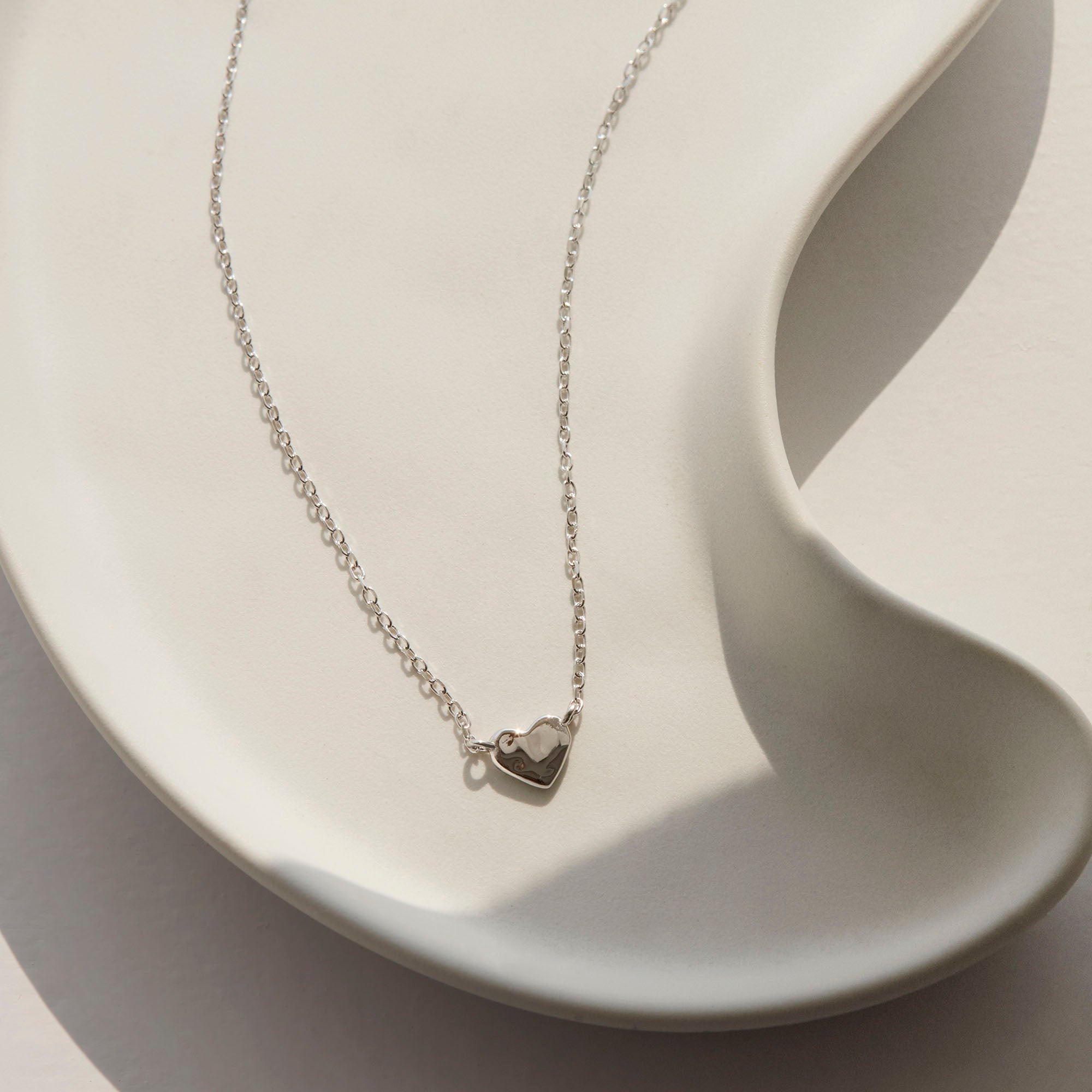 Muru Tiny Heart Necklace kaulakoru hopea sydän