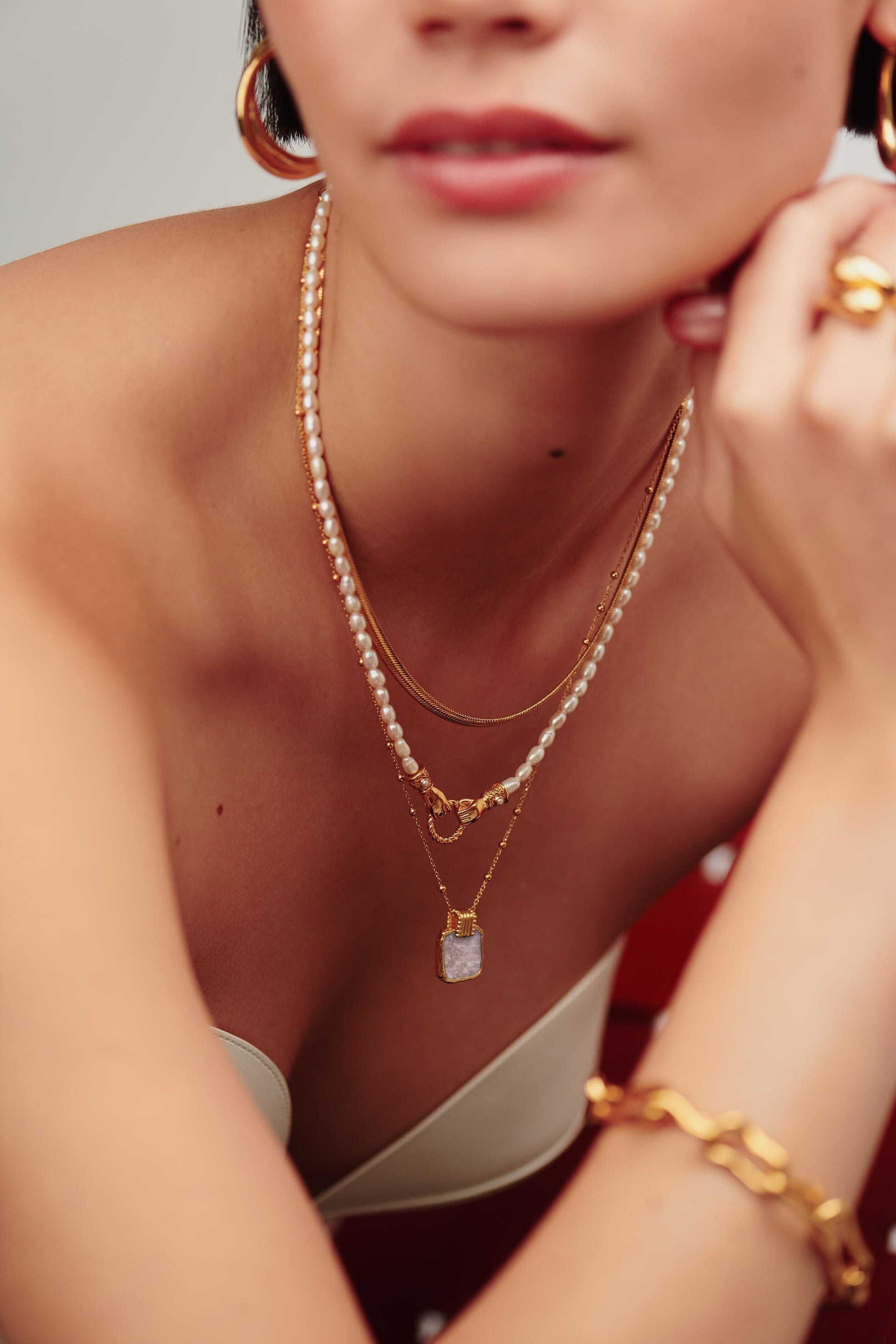 Missoma Lena Charm Necklace kaulakoru kullattu moonstone