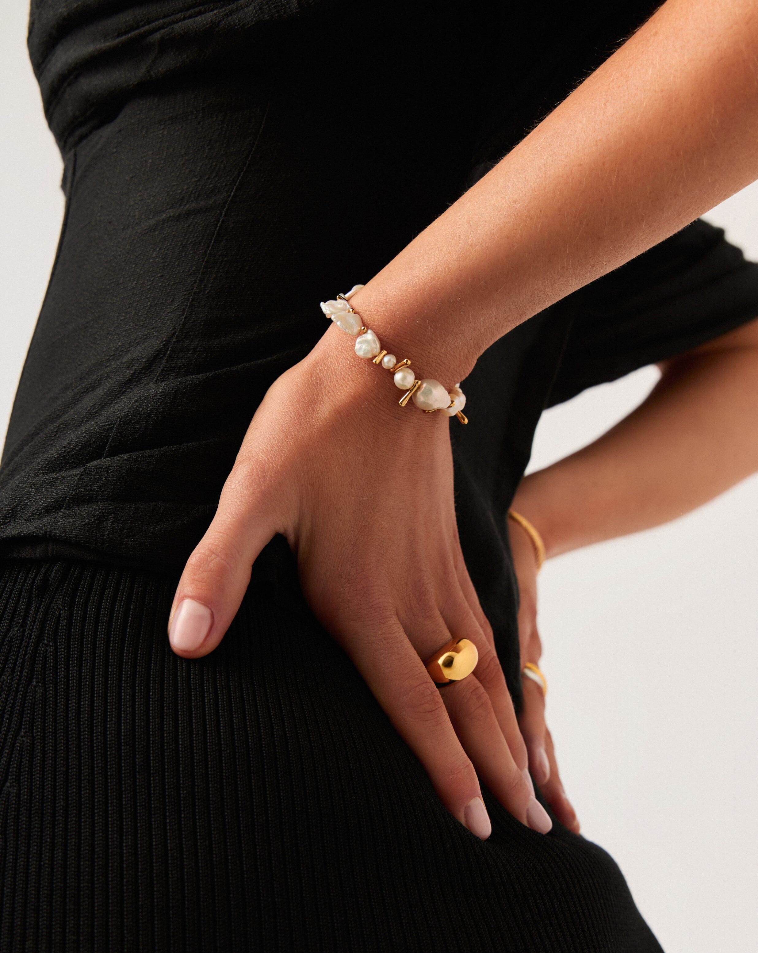 MISSOMA Mixed Pearl Statement helmirannekoru M kullattu helmi