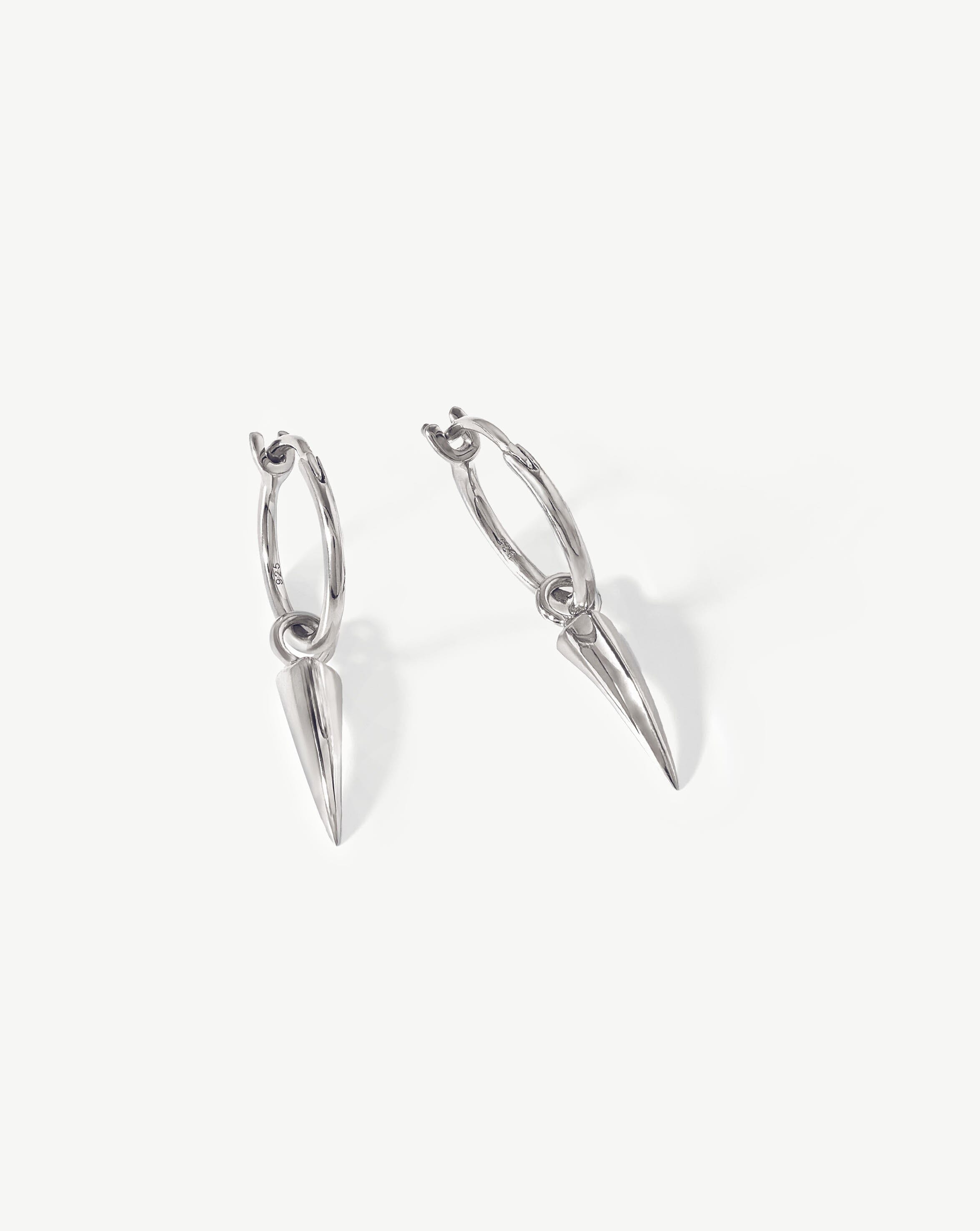 Missoma Mini Claw Charm rengaskorvakorut sterlinghopea mini