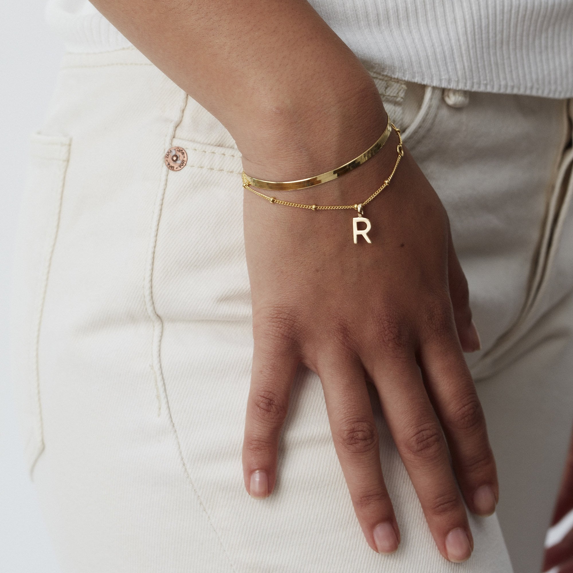 Muru Jewellery Little Love Letters kirjainrannekoru kulta