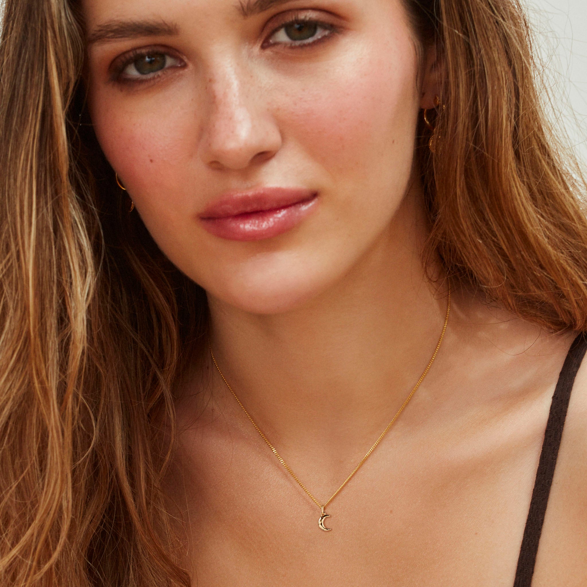 Muru Jewellery Tiny Moon riipus kulta