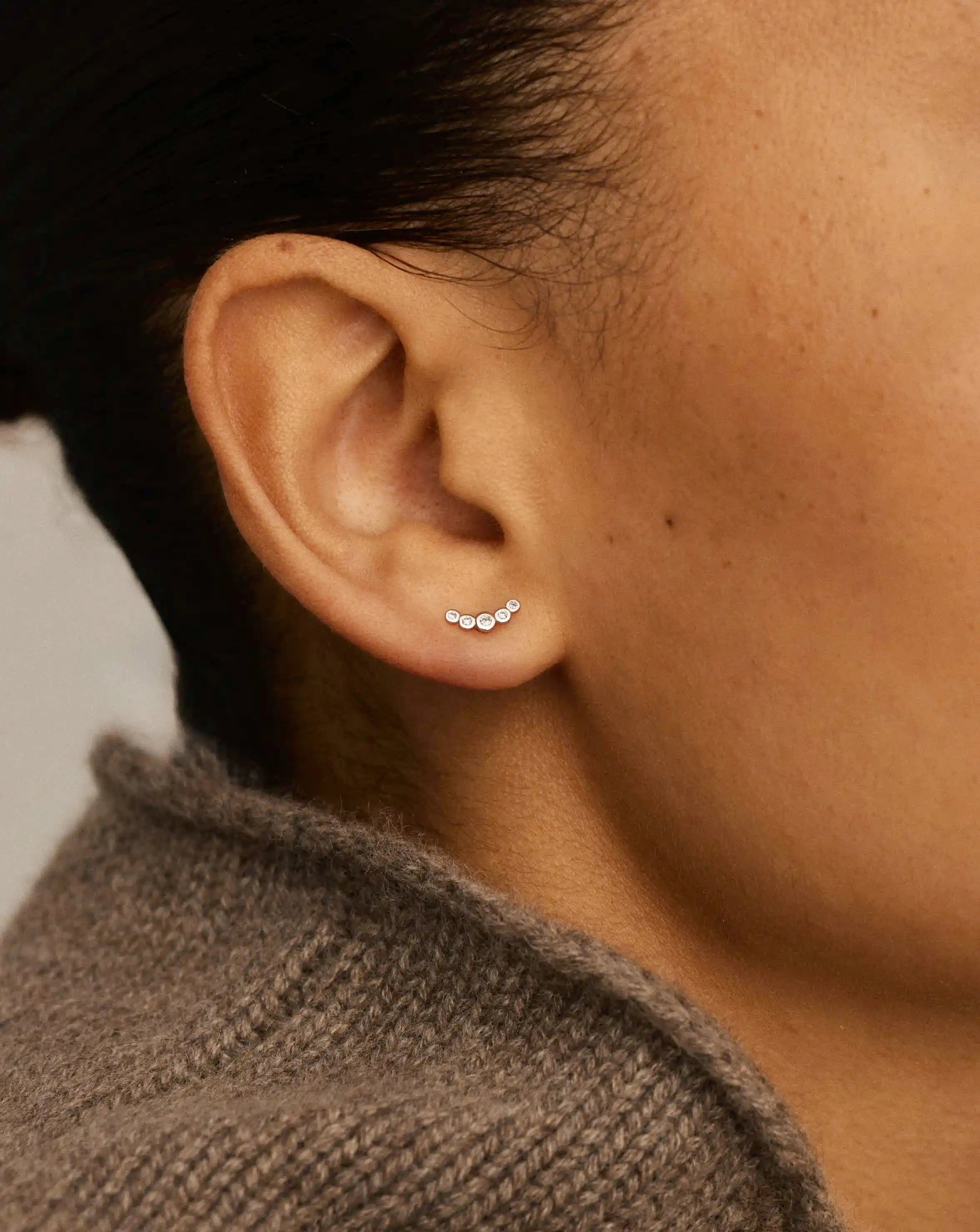 Missoma Diamond Ear Climber nappikorvakoru 9ct valkokulta
