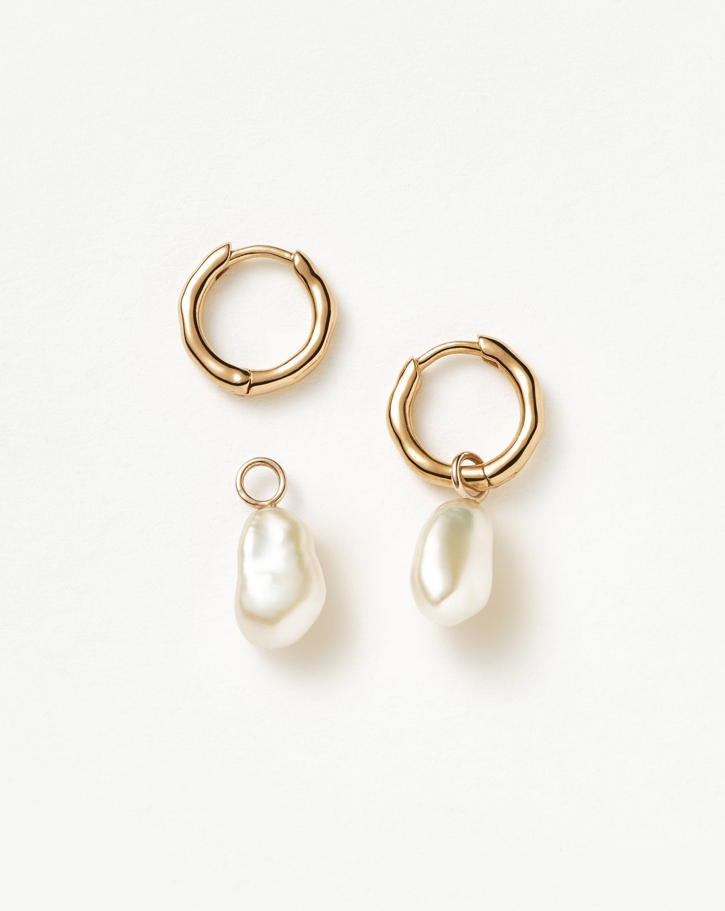 Missoma Pearl Drop Mini Hoop korvakorut 9k helmi