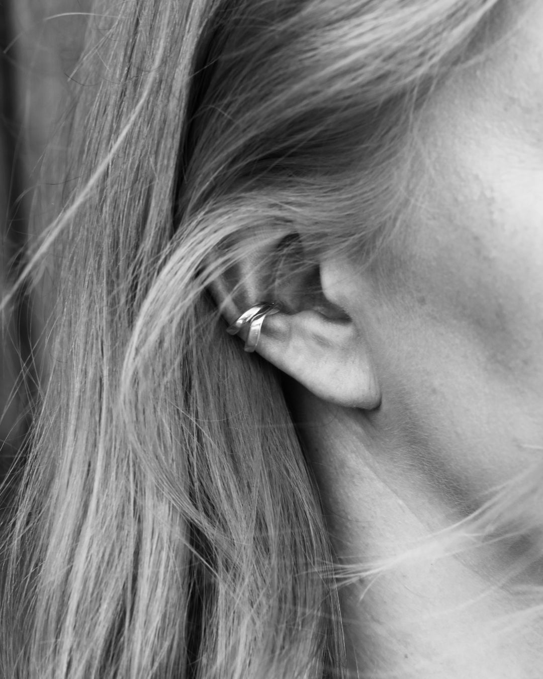 Guldvivan Myrskyluodon Maija ear cuff hopeakorvakoru sterlinghopea
