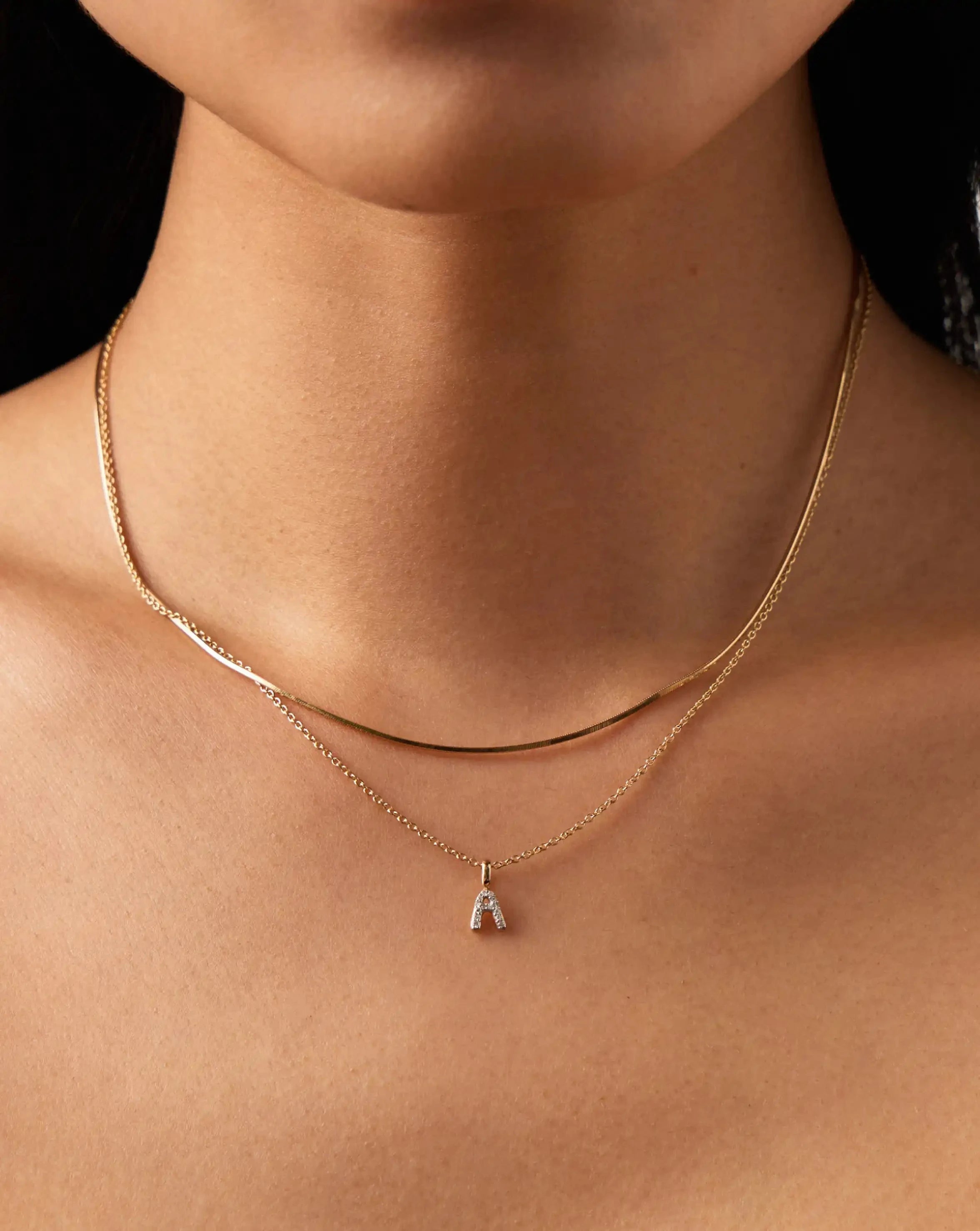 Missoma Initial Mini Pendant kaulakoru A 14ct keltakulta timantti