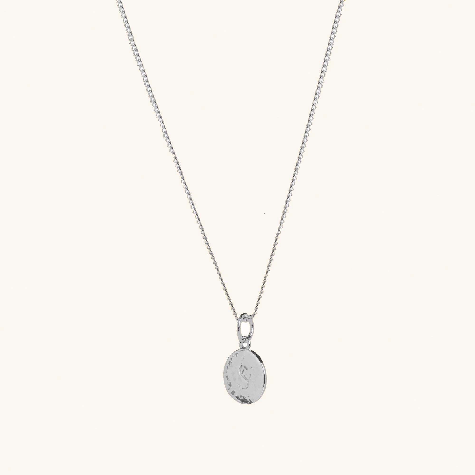 Muru Jewellery Initial Hammered Disc Curb Chain kaulakoru hopea