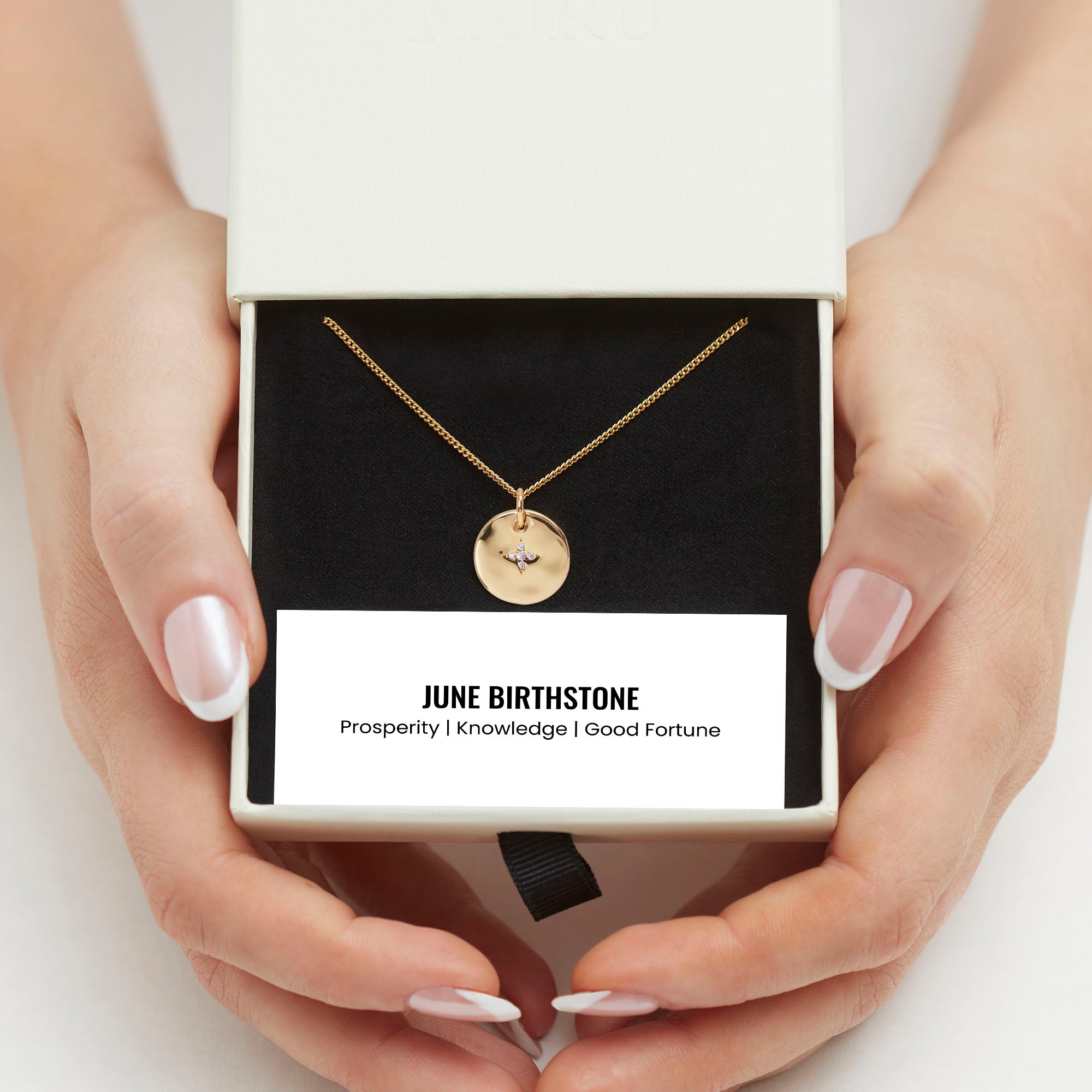 Muru Jewellery June syntymäkivikaulakoru 16" kulta