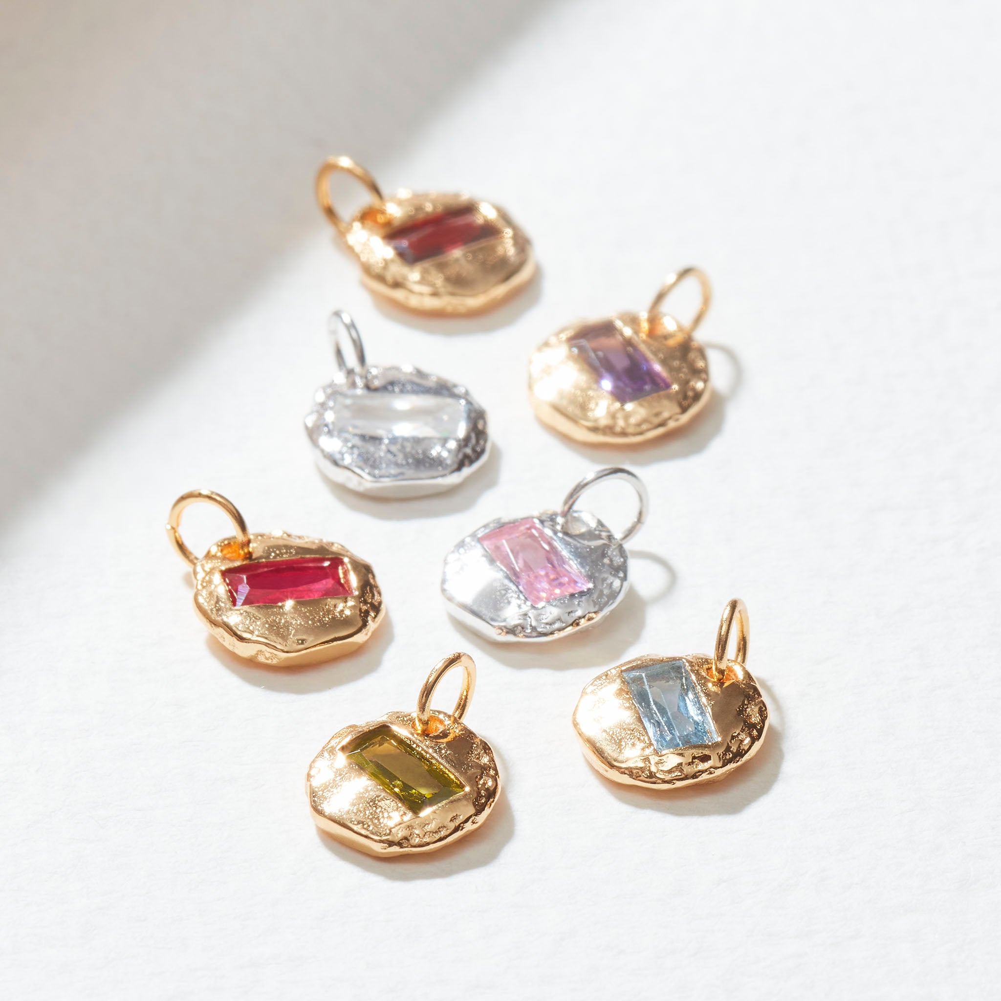 Muru Mini Birthstone riipus kulta syntymäkivi