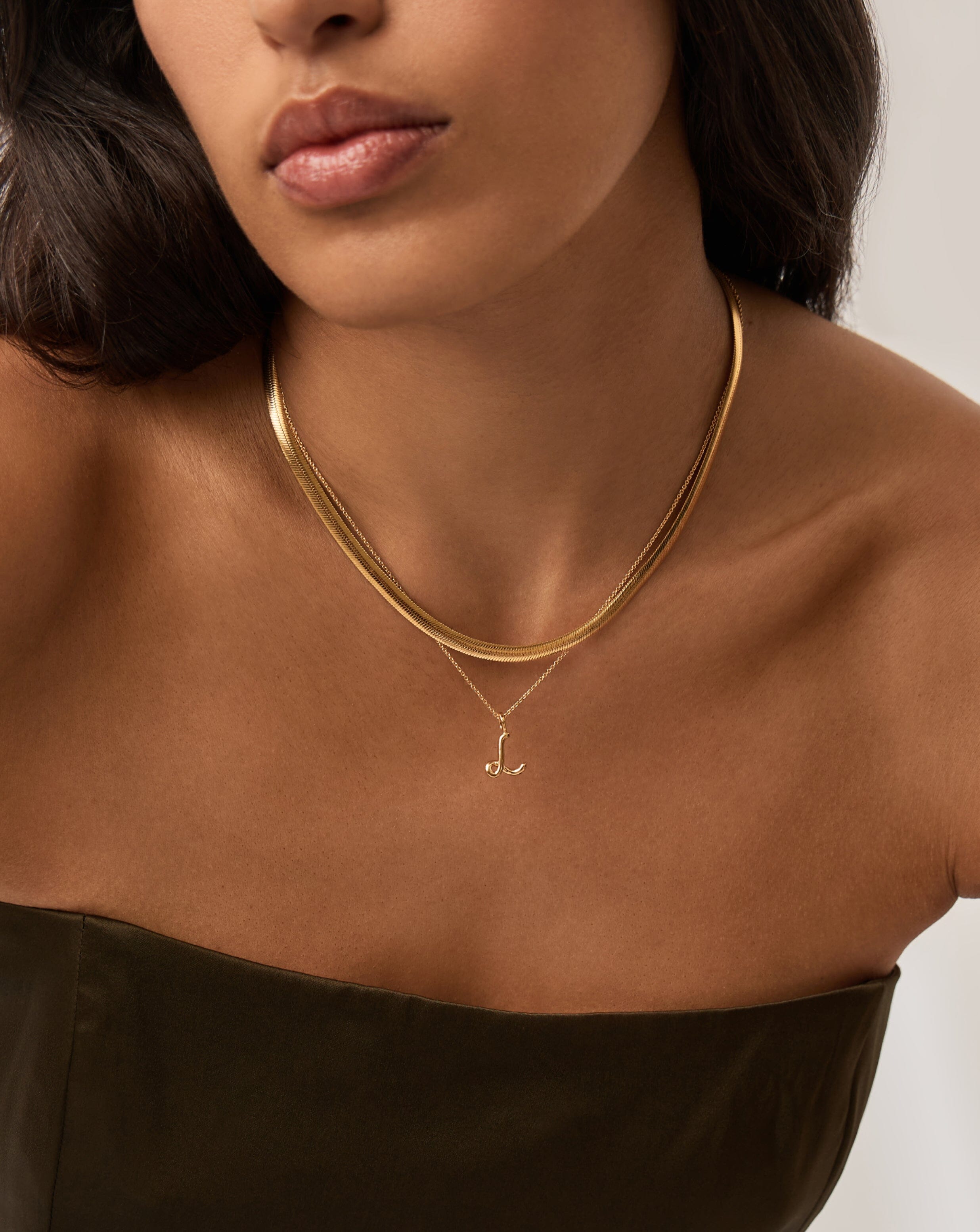 Missoma Curly Molten Mini Initial L kaulakoru kulta