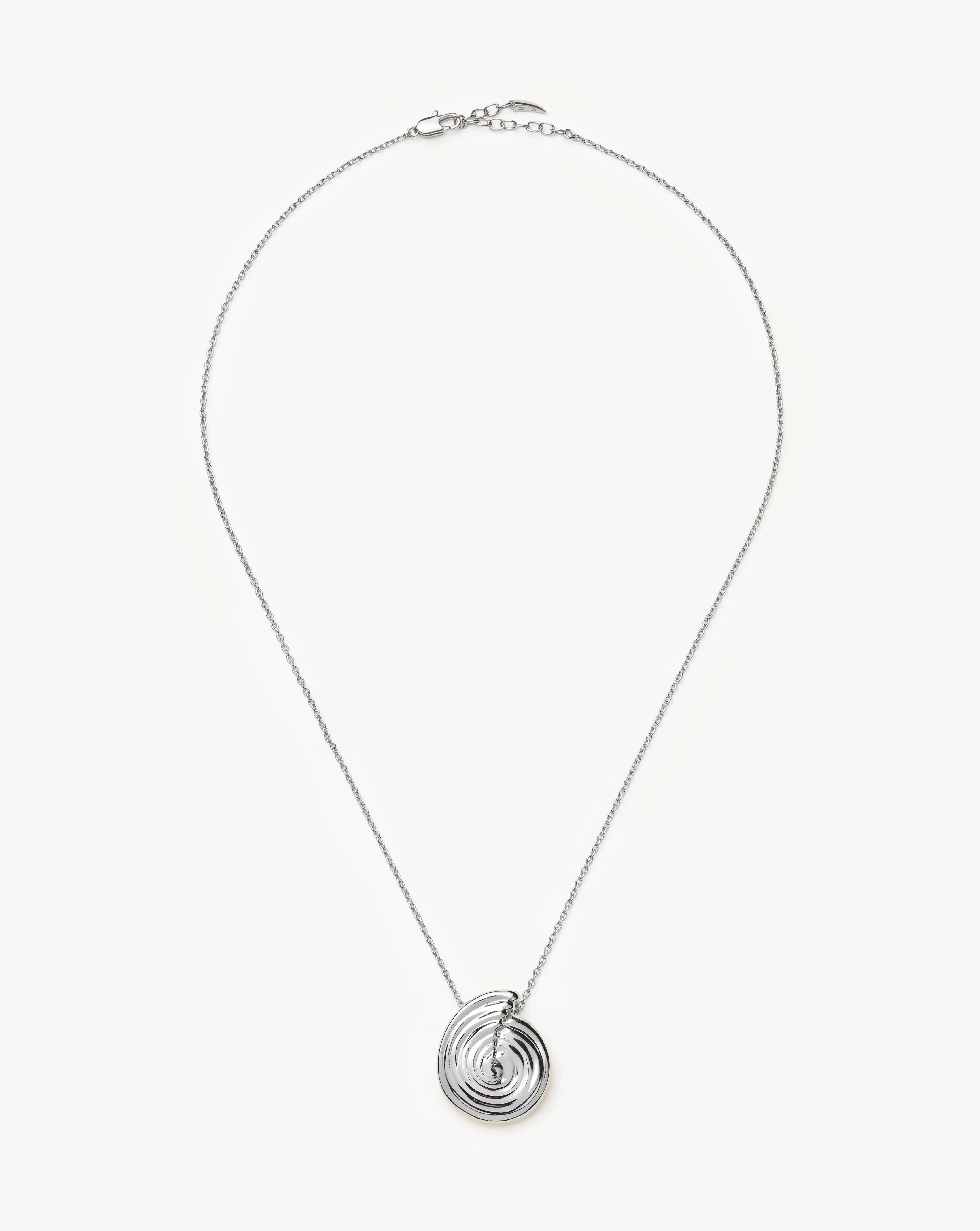 MISSOMA Spiral Large Pendant kaulakoru hopea