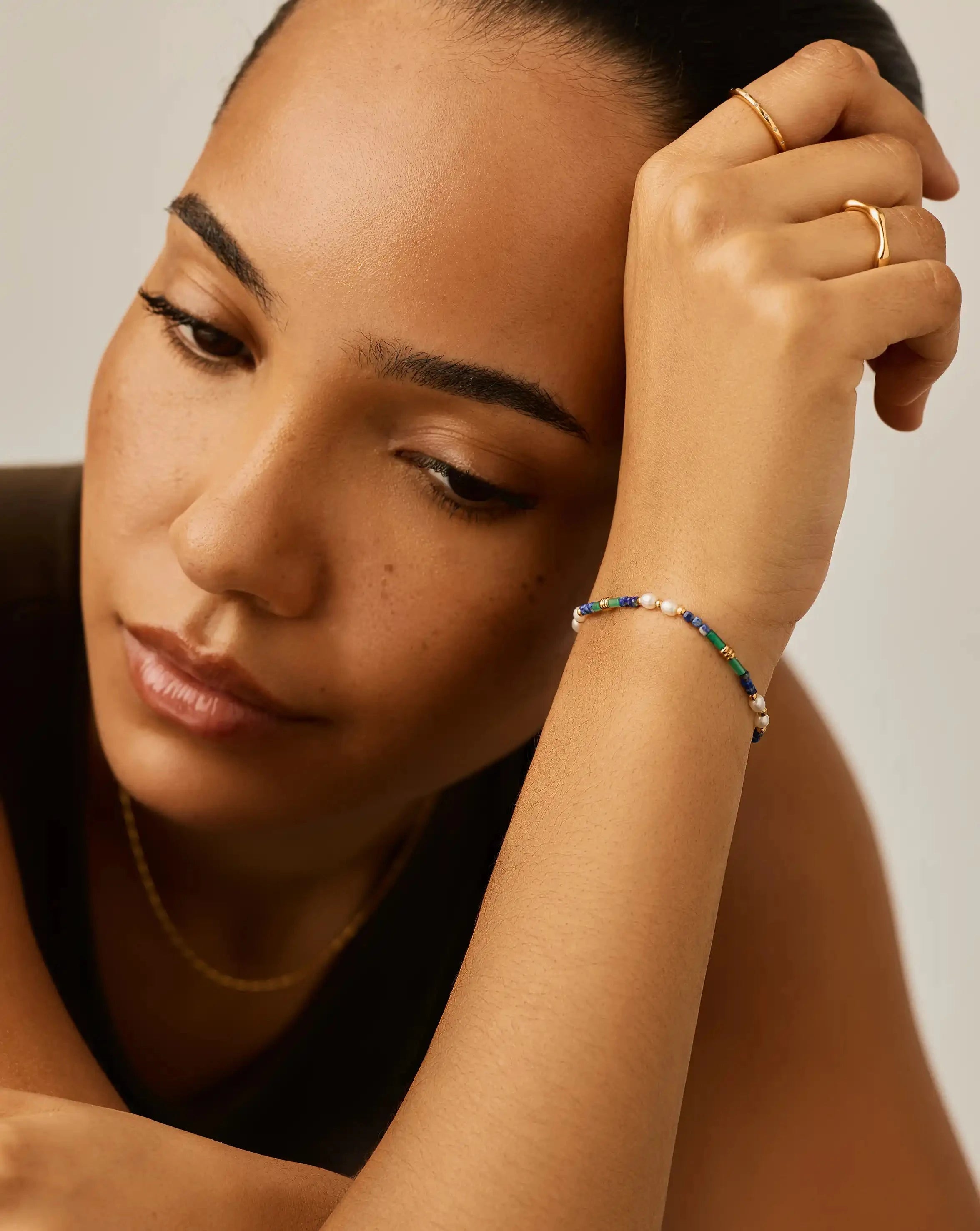 Missoma Beaded Gemstone Pearl rannekoru kulta lagoon blue
