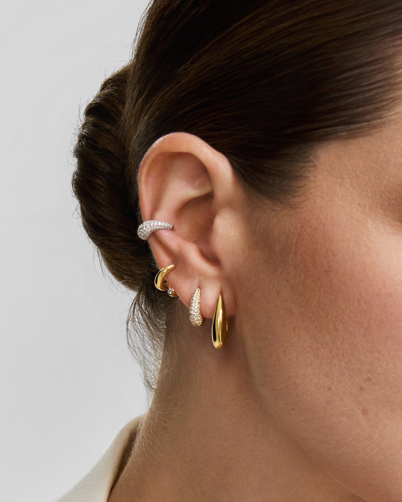 Ania Haie Spiral Bezel-End Stud korvarenkaat kulta zirkonia