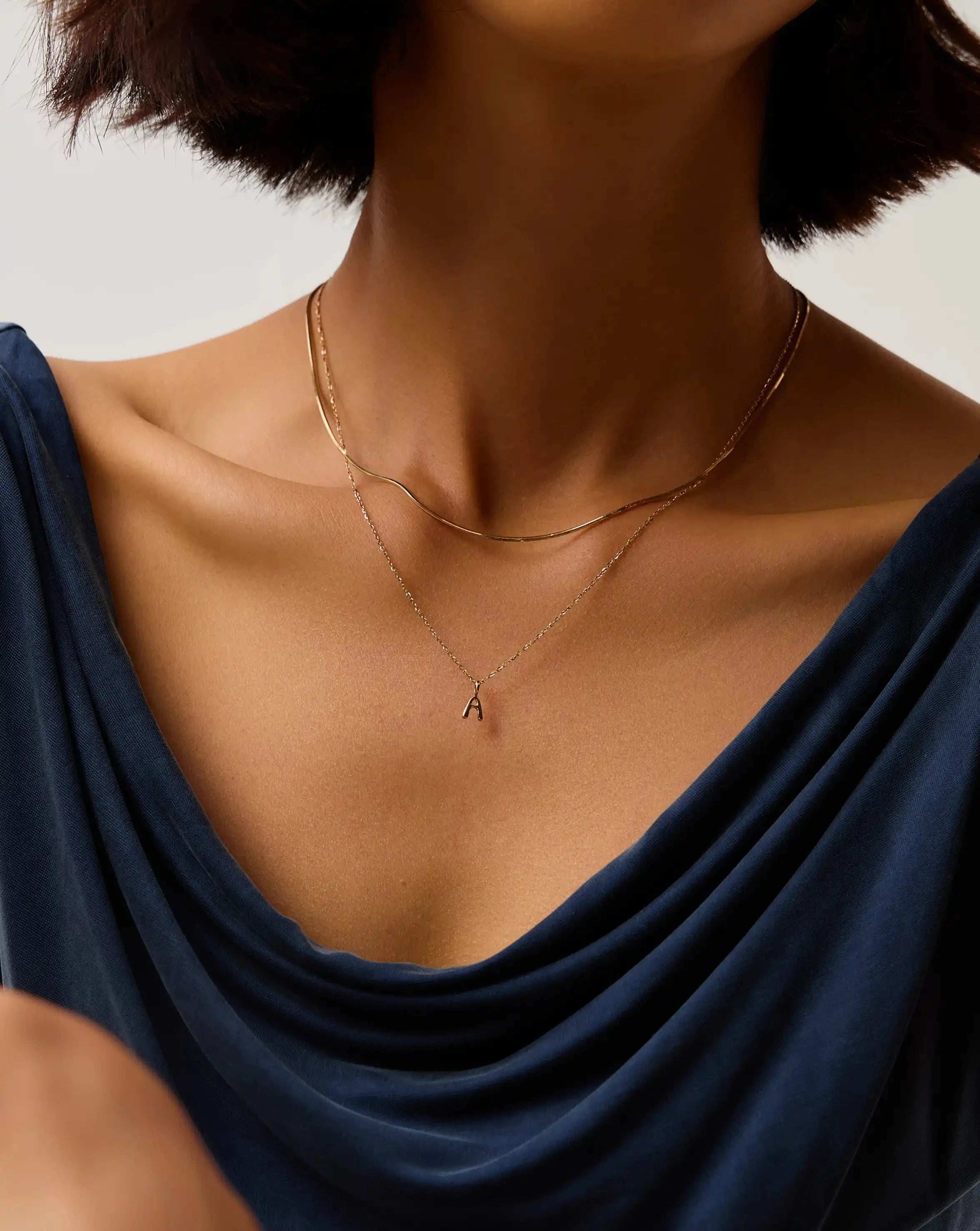 Missoma Initial Mini kaulakoru A 14ct kulta