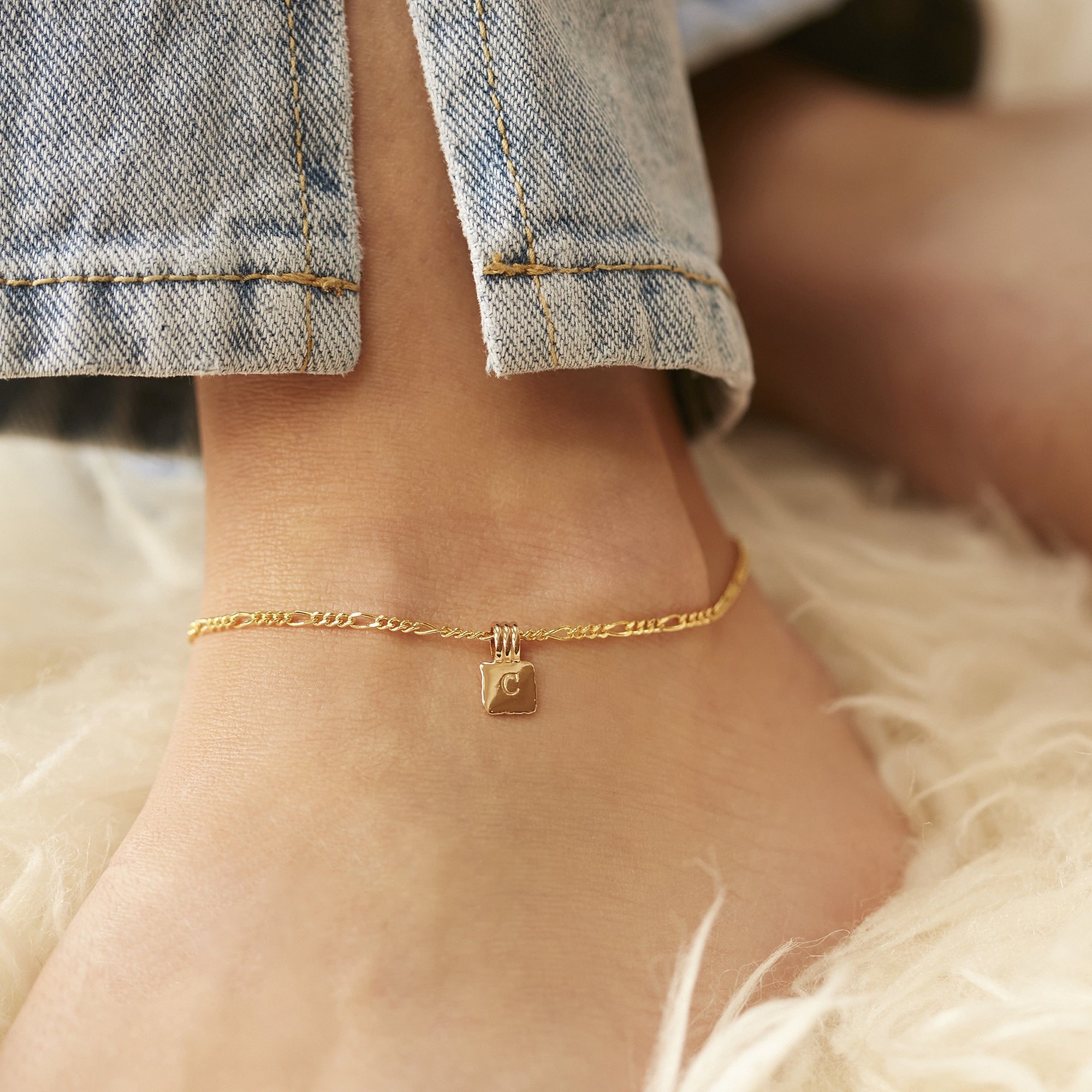 Muru Initial Square Charm Figaro Chain Anklet nilkkakoru hopea