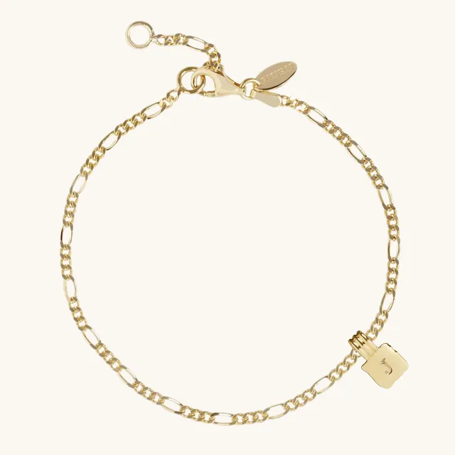 Muru Initial Square Charm figaroketju rannekoru kulta