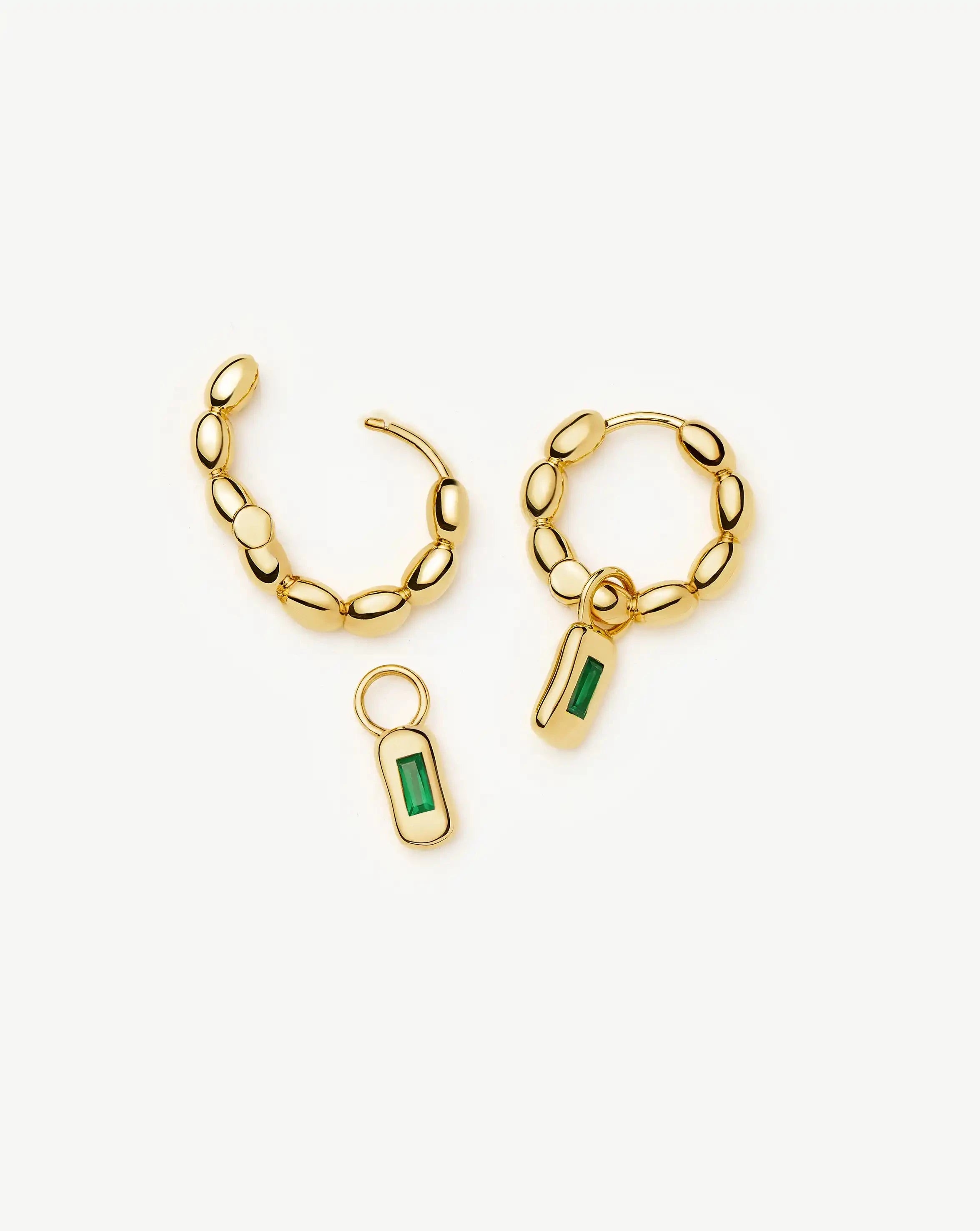 Missoma Molten Charm hoop-korvakorut green onyx kullattu