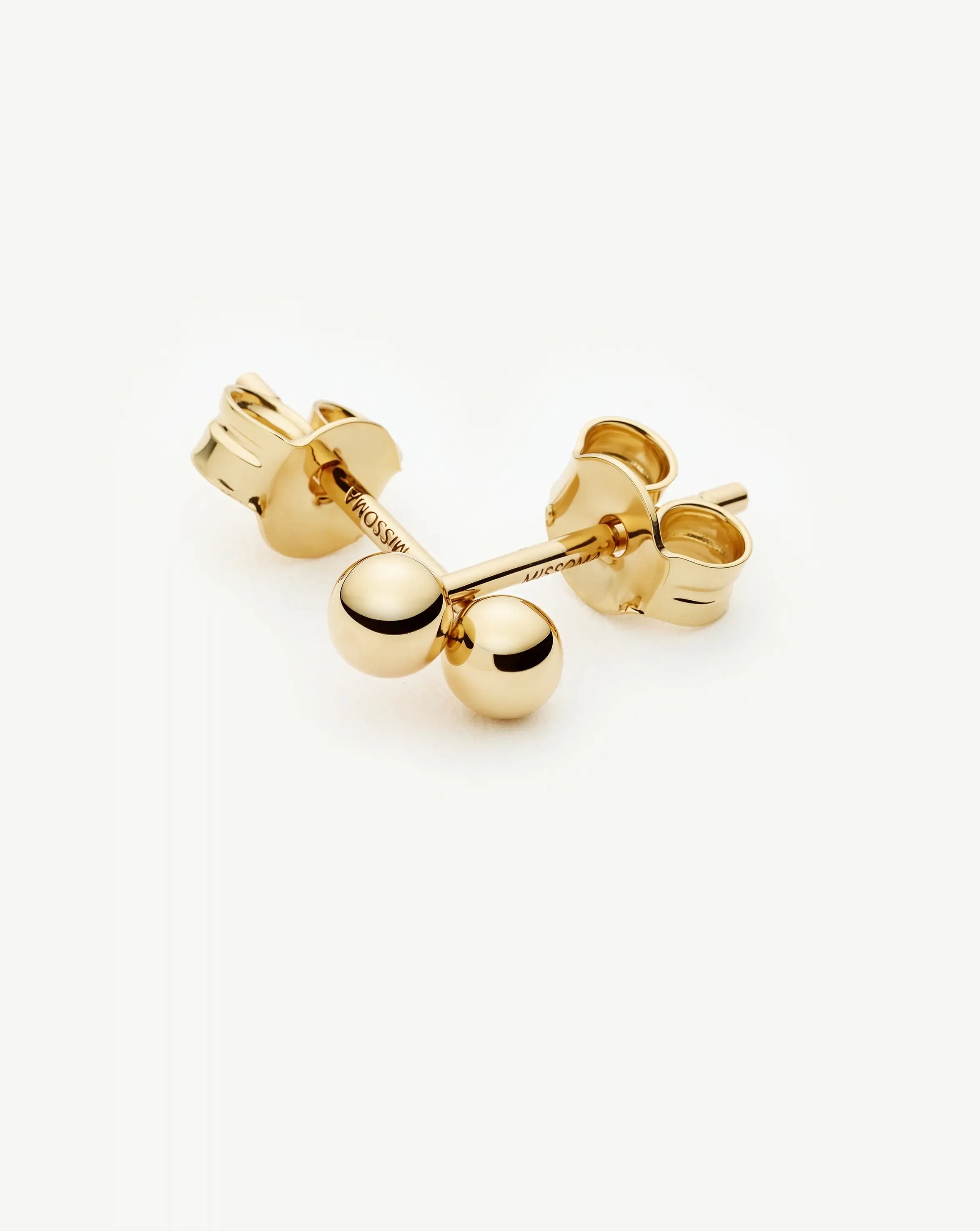 MISSOMA Classic Stud nappikorvakorut 9ct keltakulta 3mm