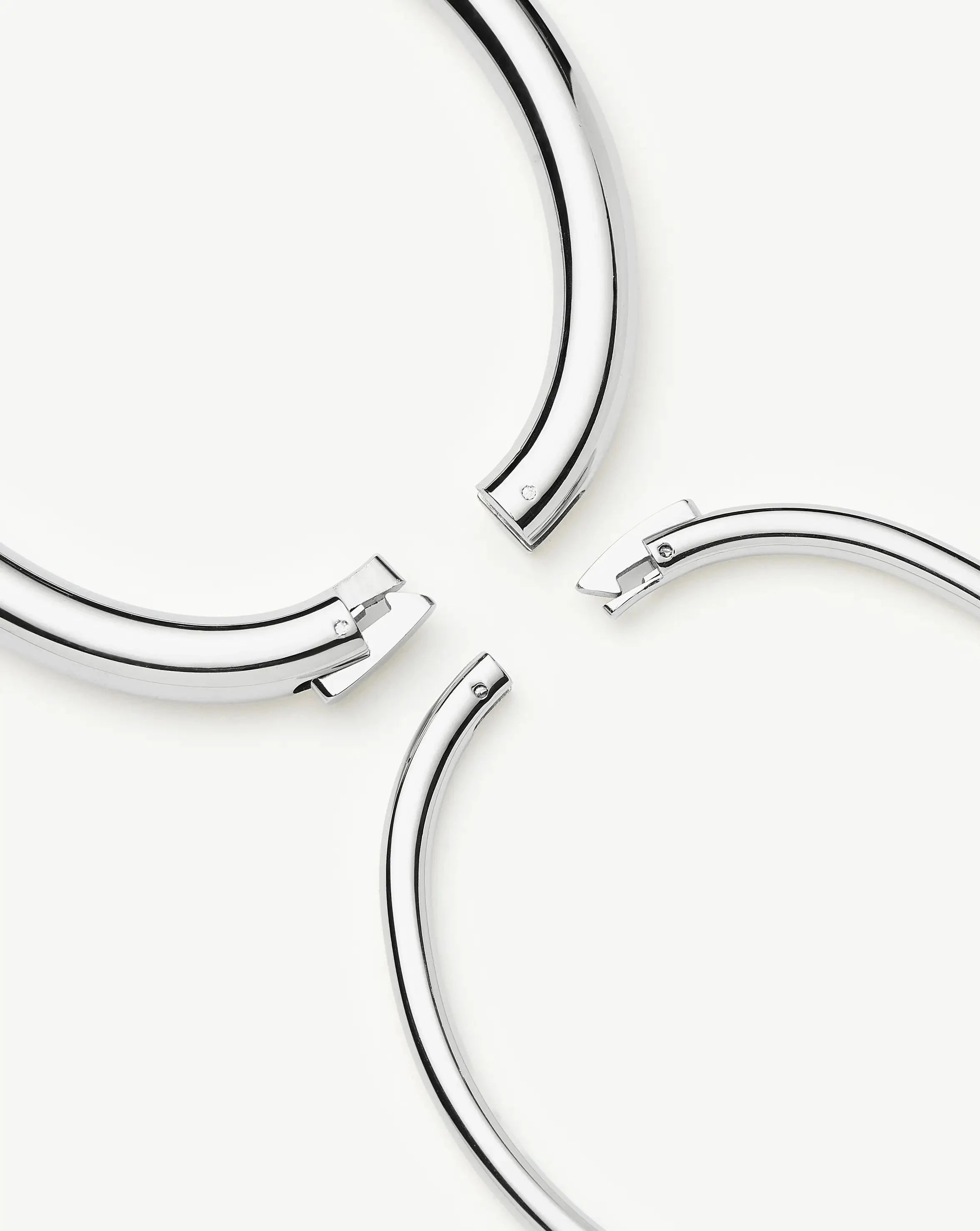 Missoma Chunky Bangle rannerenkaat platina 2 kpl vedenkestävä