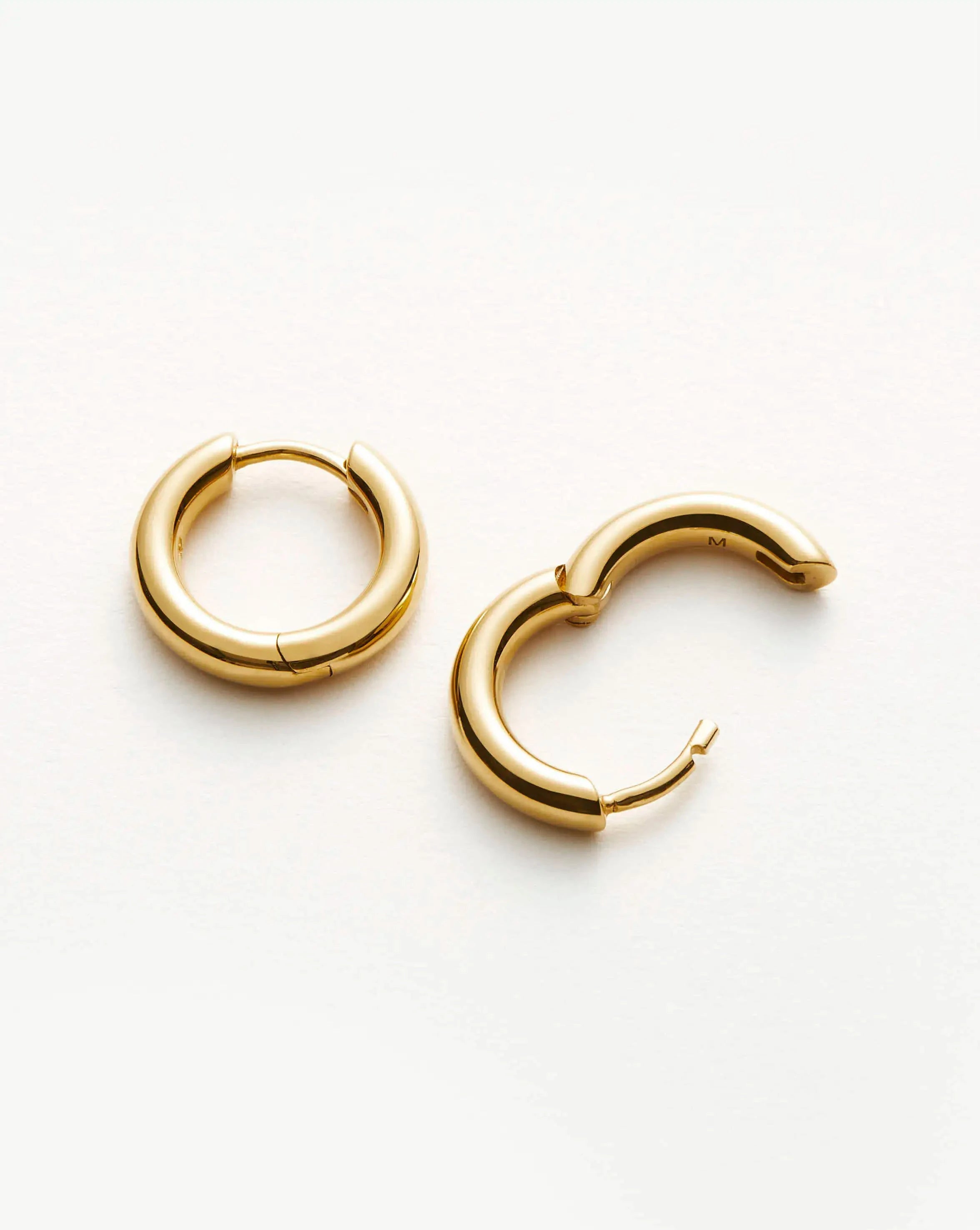 Missoma Classic Tunnel Mini Hoop korvakorut 18ct kulta
