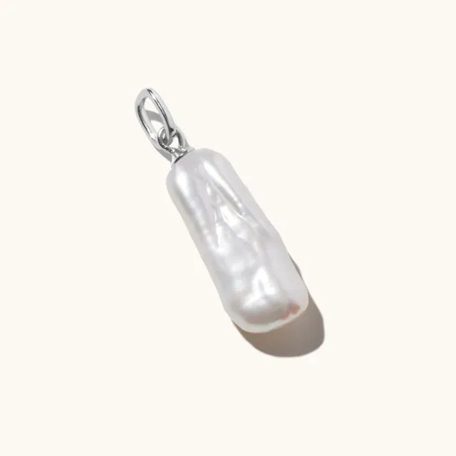 Muru Long Pearl riipus hopea barokkihelmi