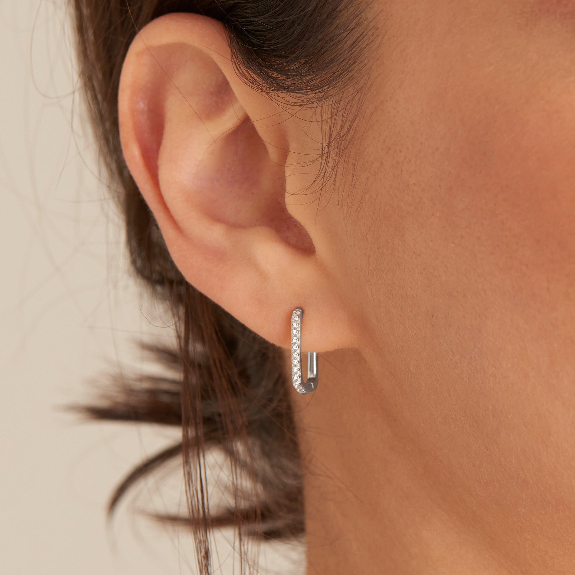 Ania Haie Glam Rock Oval Hoop rengaskorvakorut hopea zirkonia