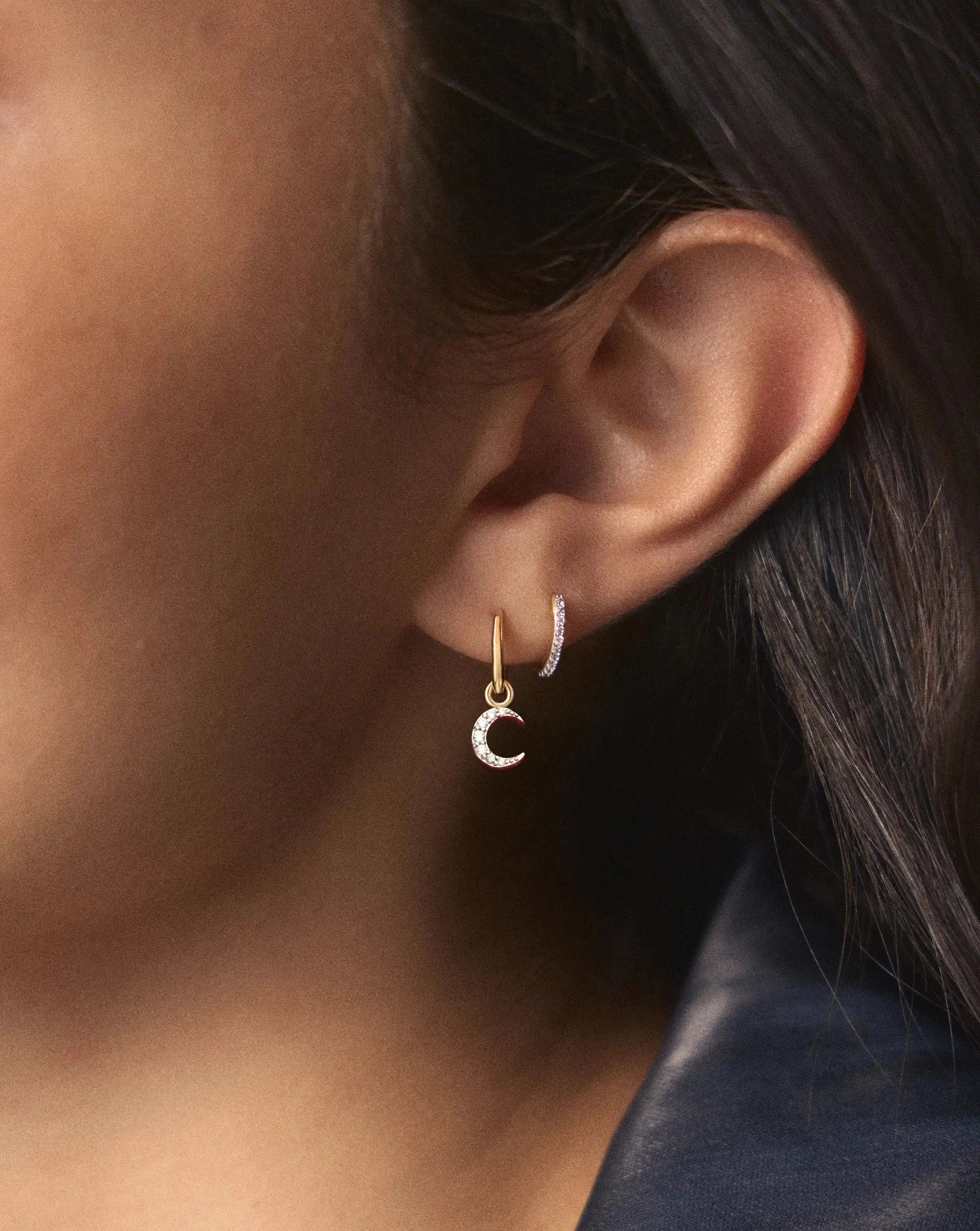 Missoma Crescent Moon Mini Charm rengaskorvakorut kulta zirkonia