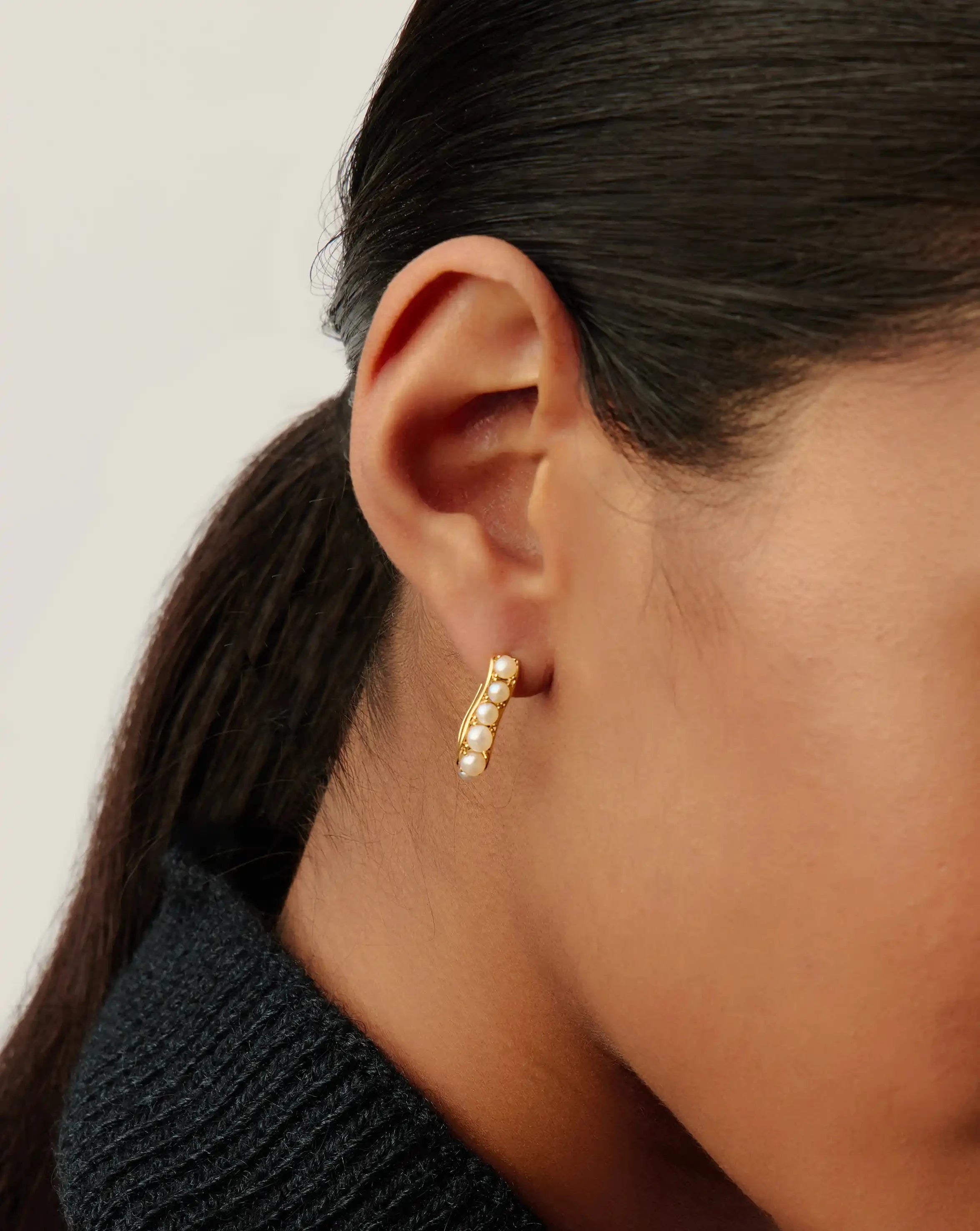 MISSOMA Pearl Wave Small Hoop korvakorut kulta helmi