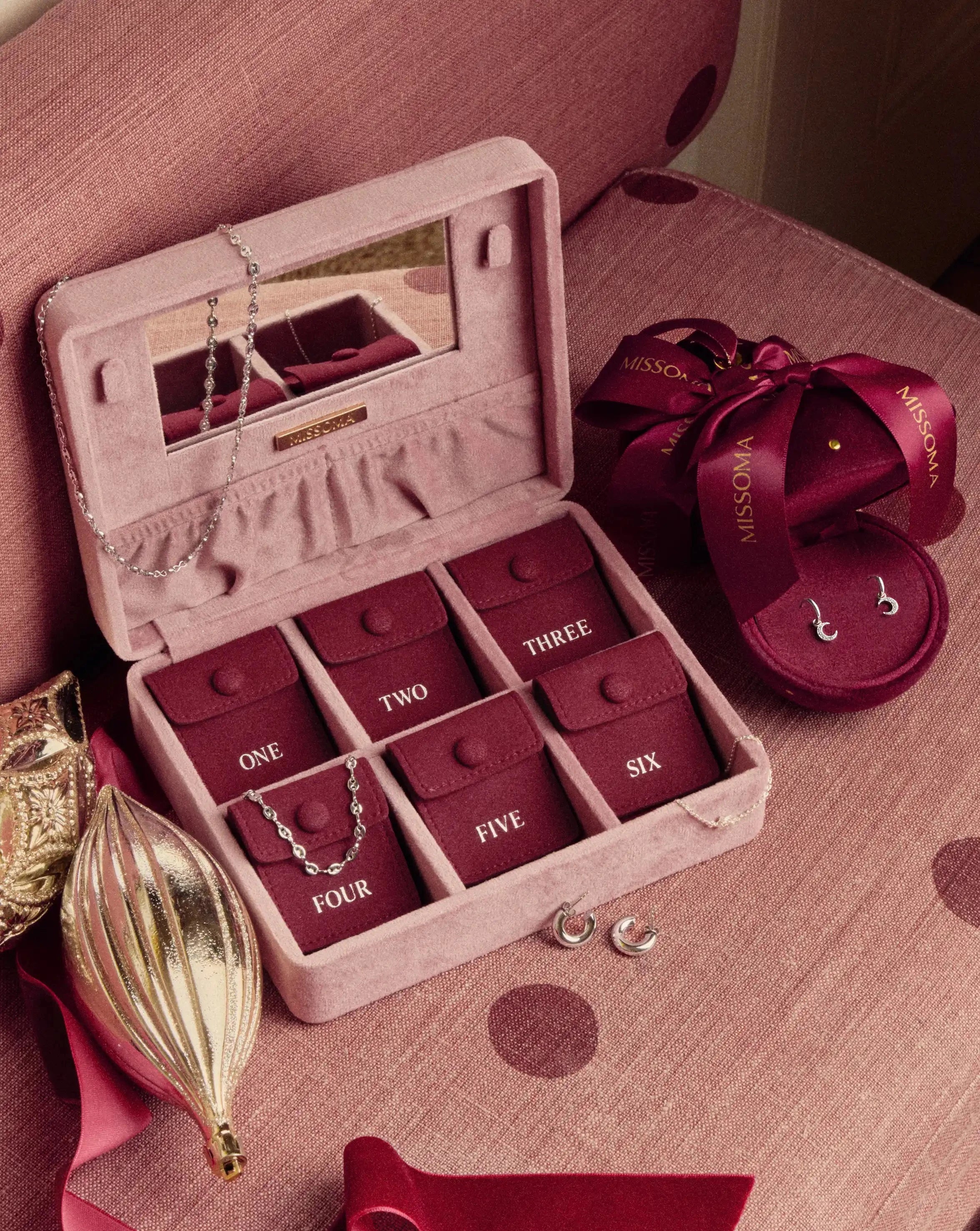 Missoma Silver Jewellery joulukalenteri hopeoitu korusetti