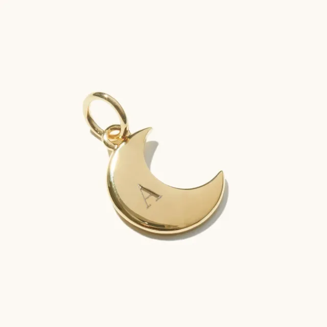 Muru Jewellery Personalised Moon riipus kulta nimikirjaimella