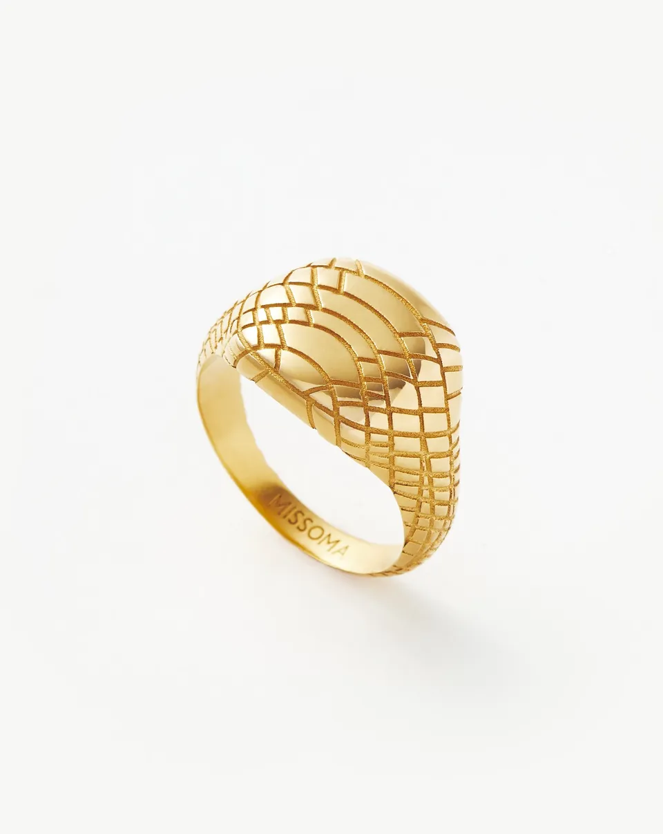 Missoma Serpent Textured sormus N kullattu signet