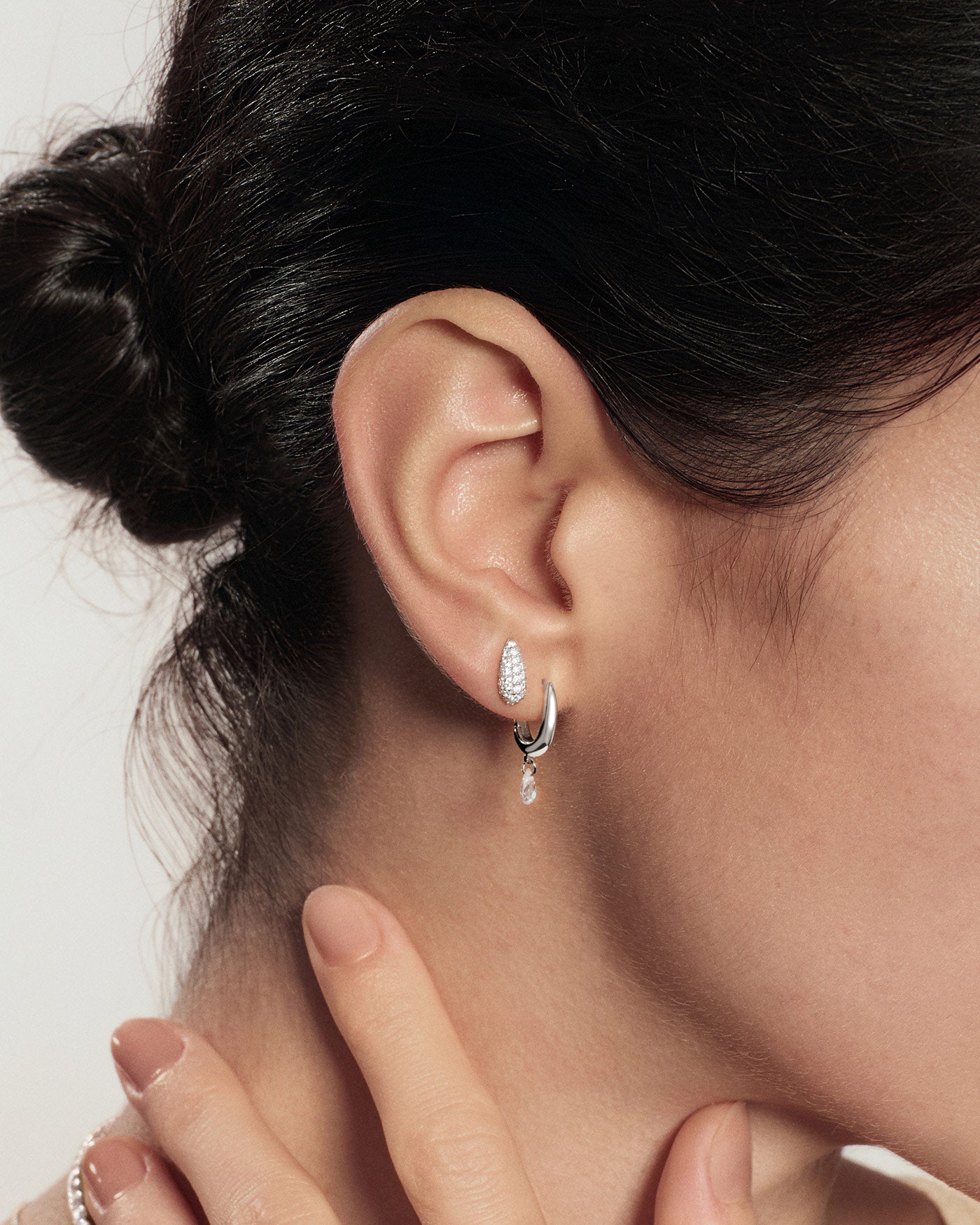 Ania Haie Fluid Light Pavé Dome nappikorvakorut hopea
