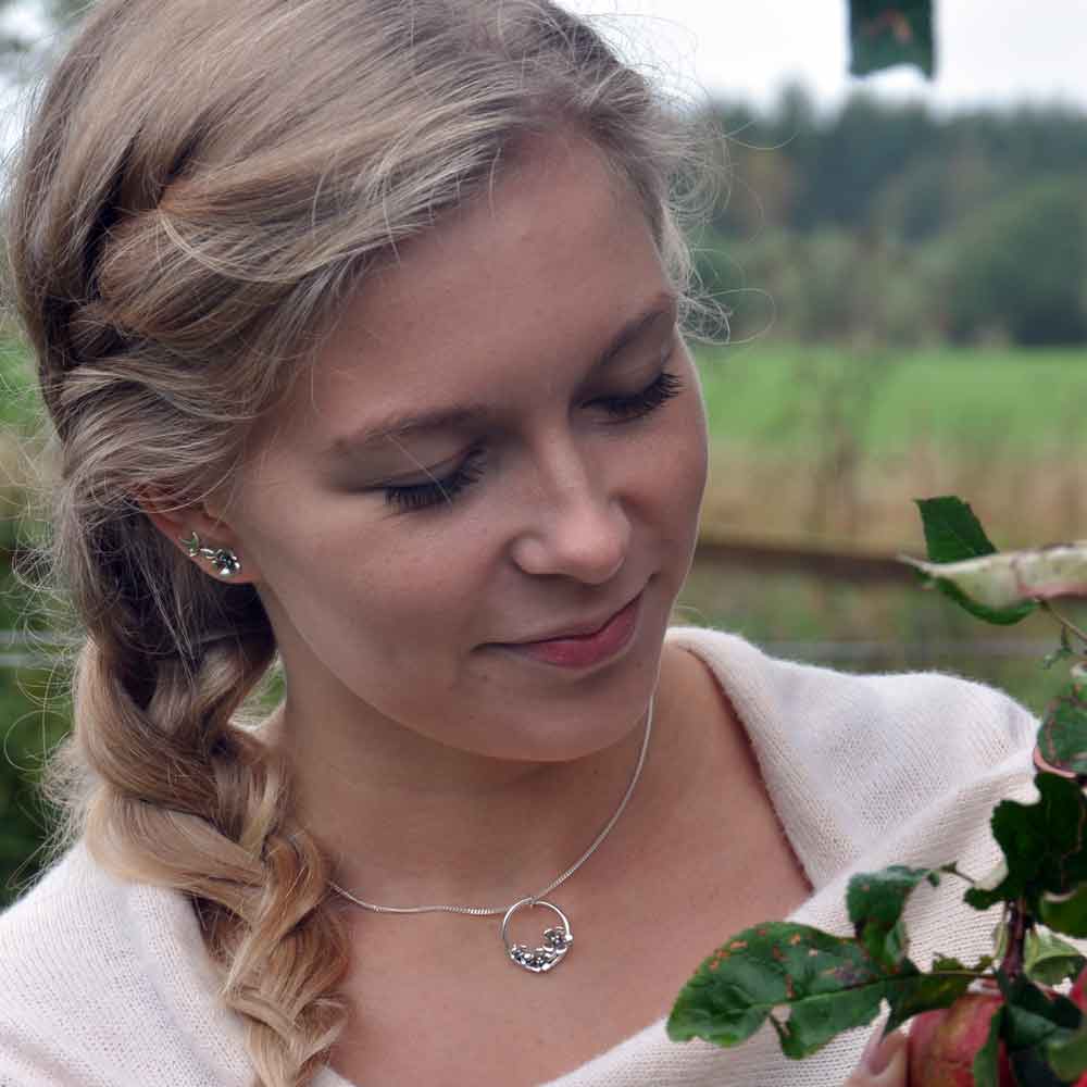 Guldvivan Omenankukka nappikorvakorut hopea 8 mm