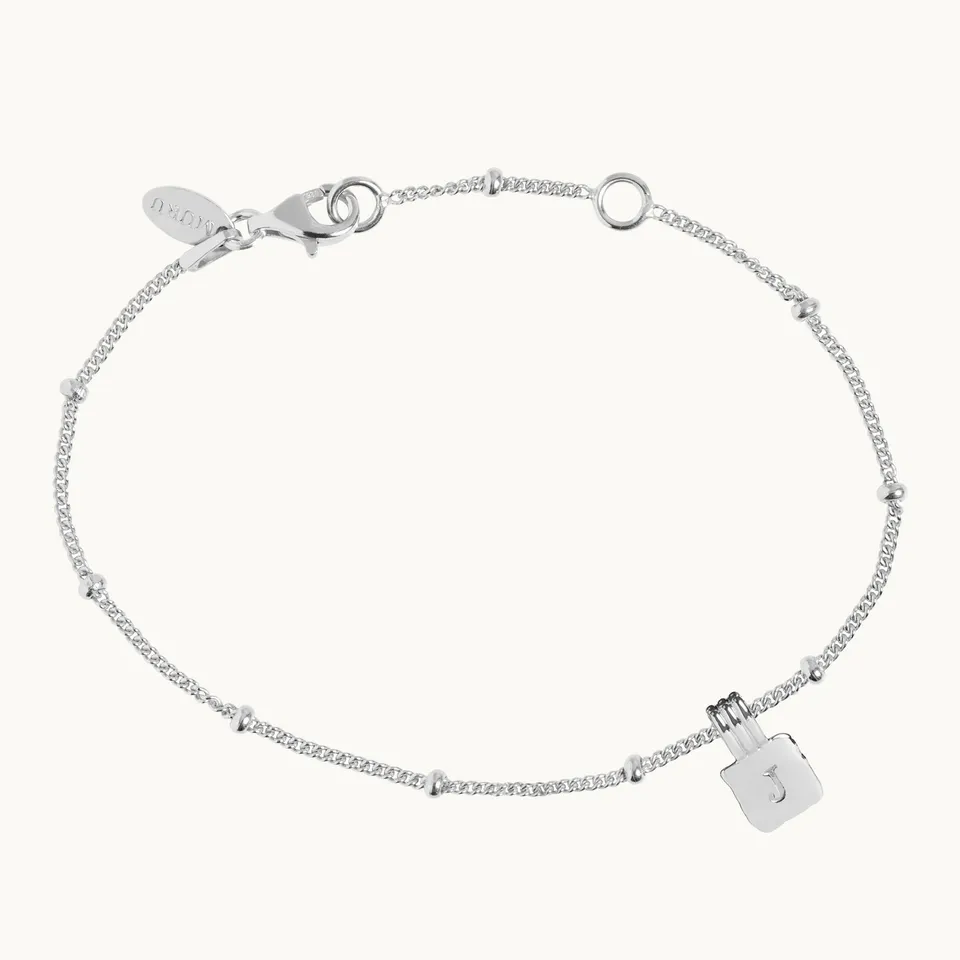 Muru Initial Square charm-rannekoru hopea kaiverrettu