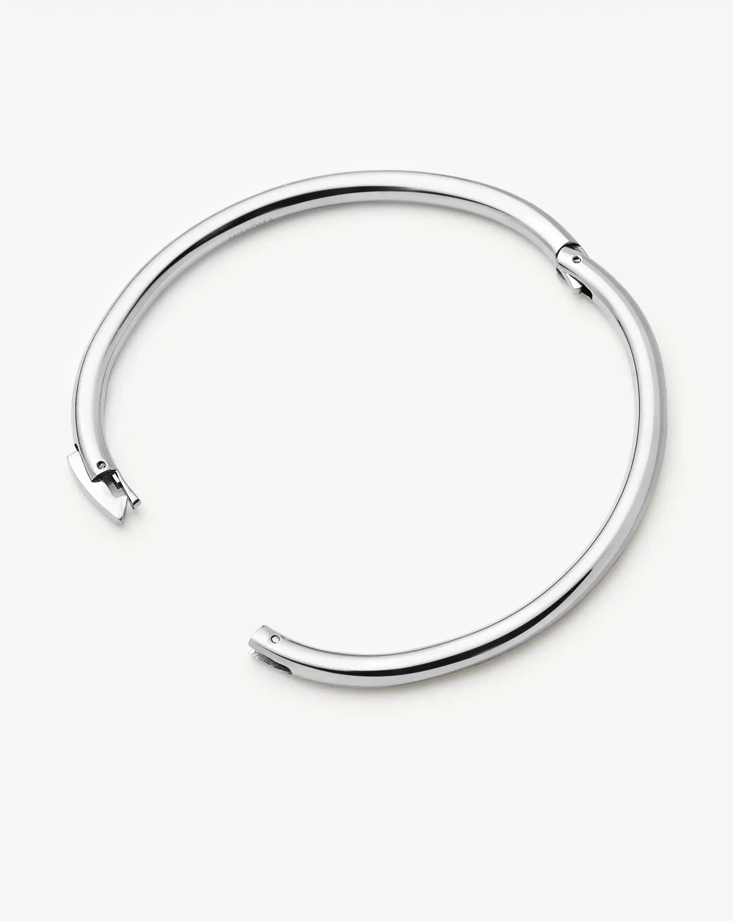 Missoma Classic Round Hinged Bangle rannekoru platina