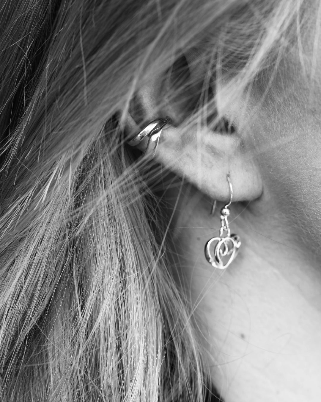 Guldvivan Myrskyluodon Maija ear cuff hopeakorvakoru sterlinghopea