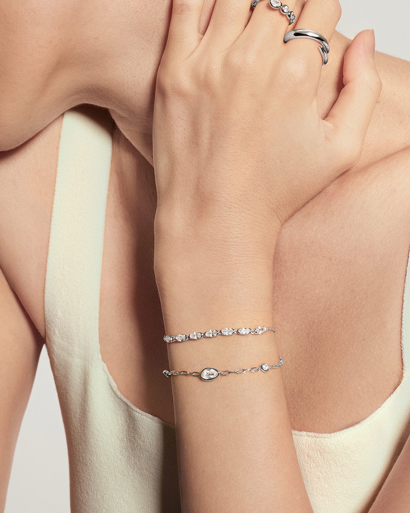 Ania Haie Half-Bezel Oval Half-Tennis rannekoru hopea