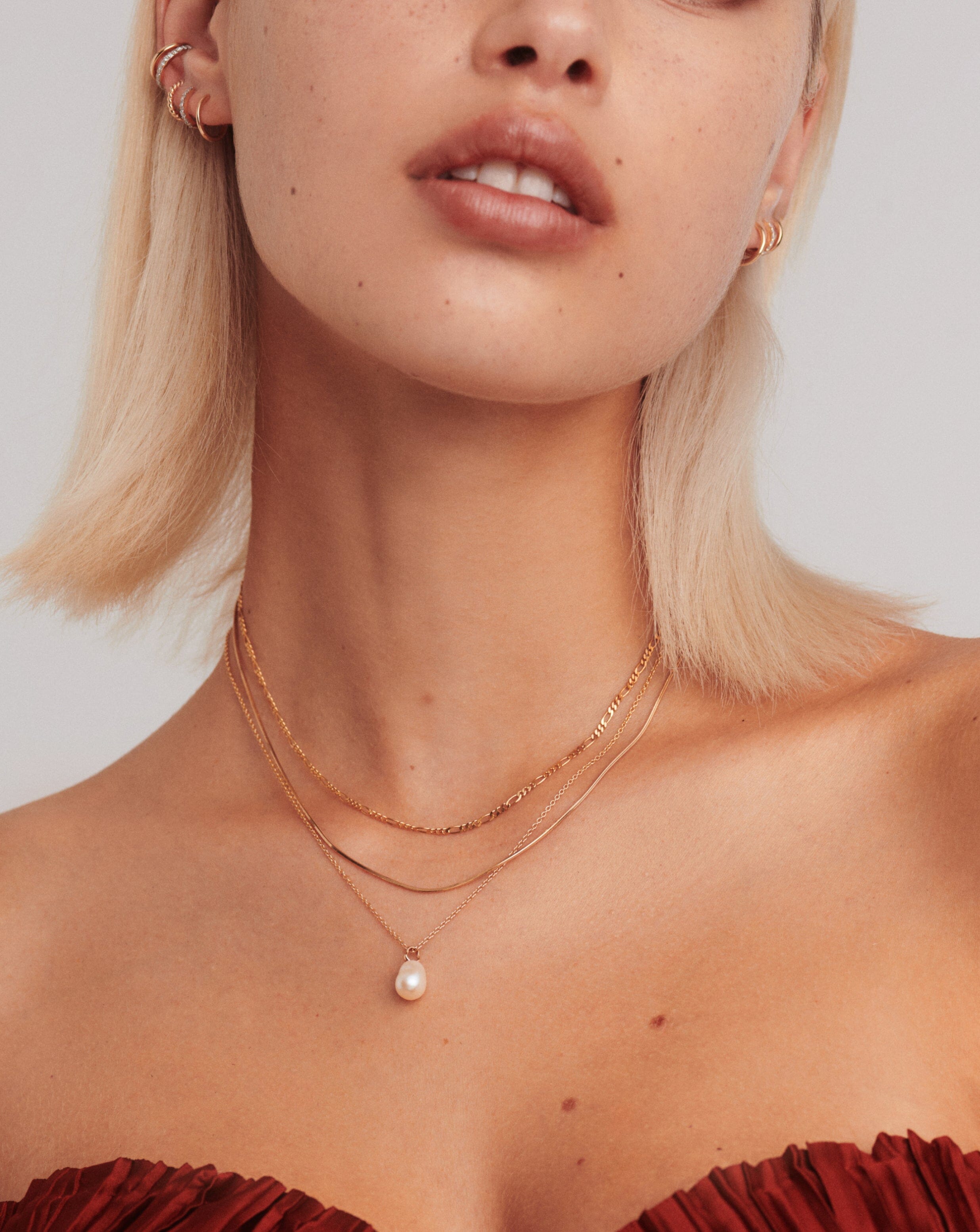 Missoma Baroque Pearl kaulakoru 14k kulta helmi