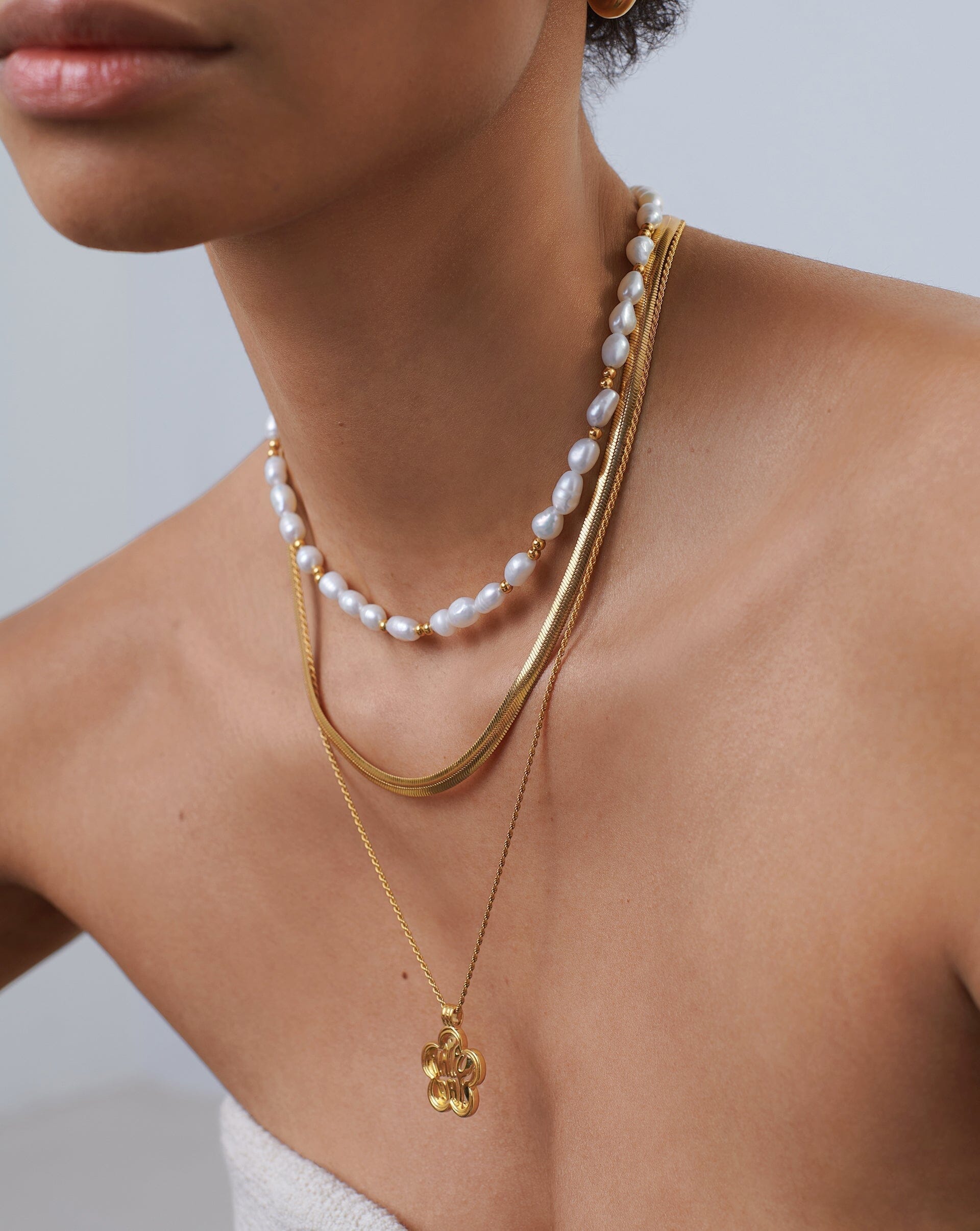 Missoma Pearl Choker helmikaulakoru kulta helmi 38cm