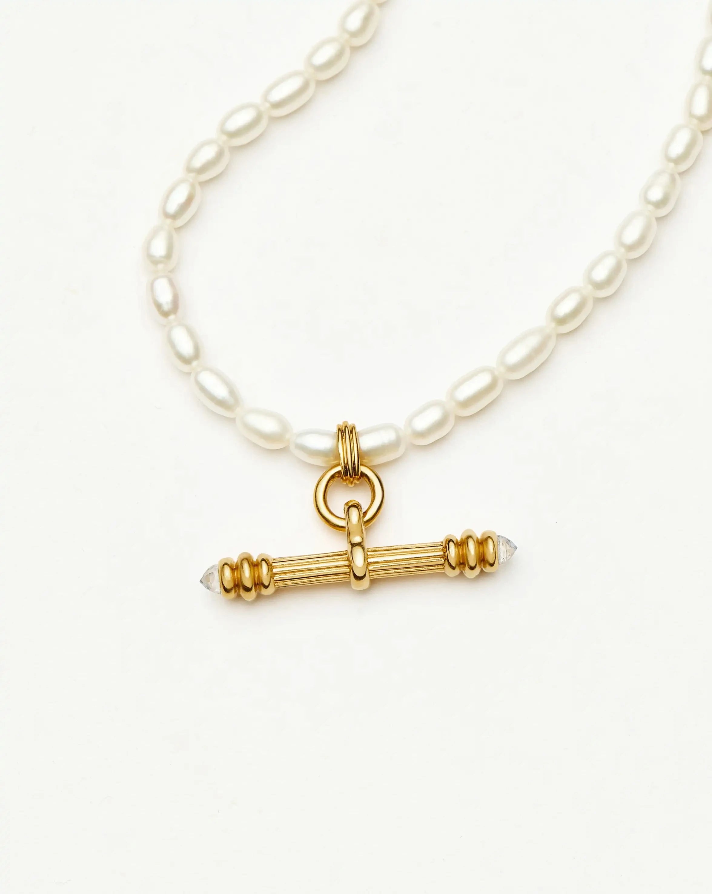 Missoma Harris Reed Pearl T-Bar kaulakoru kulta lyhyt