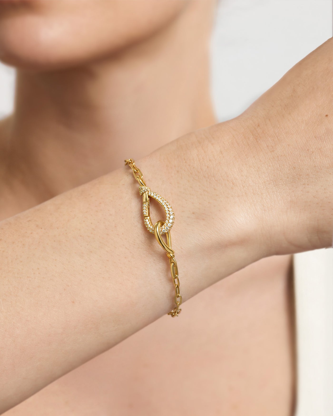 Ania Haie Swan Lake Interlocked Pavé Polished Knot rannekoru kulta