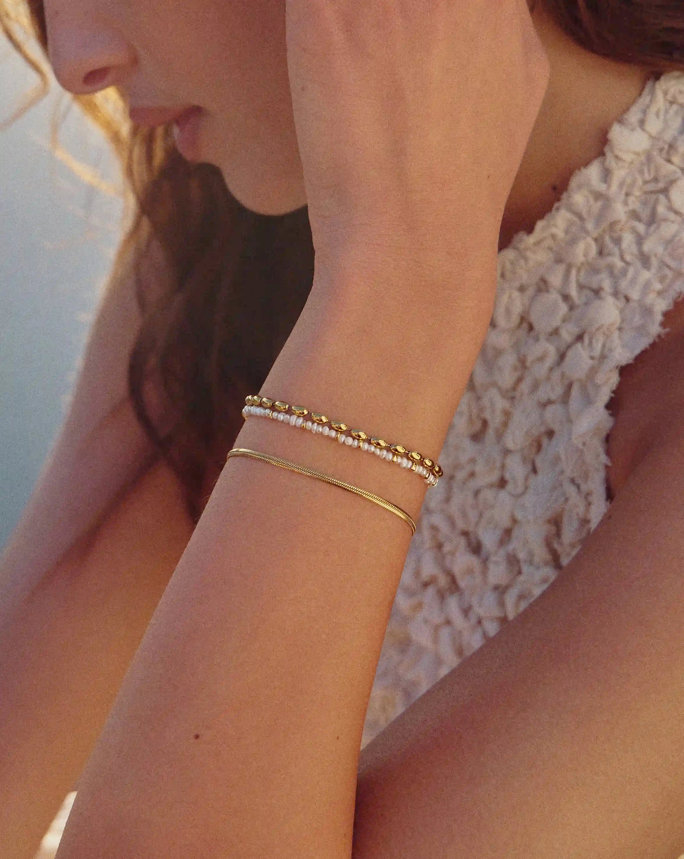 Missoma Ultimate Bracelet Set rannekorusetti kulta helmi S/M