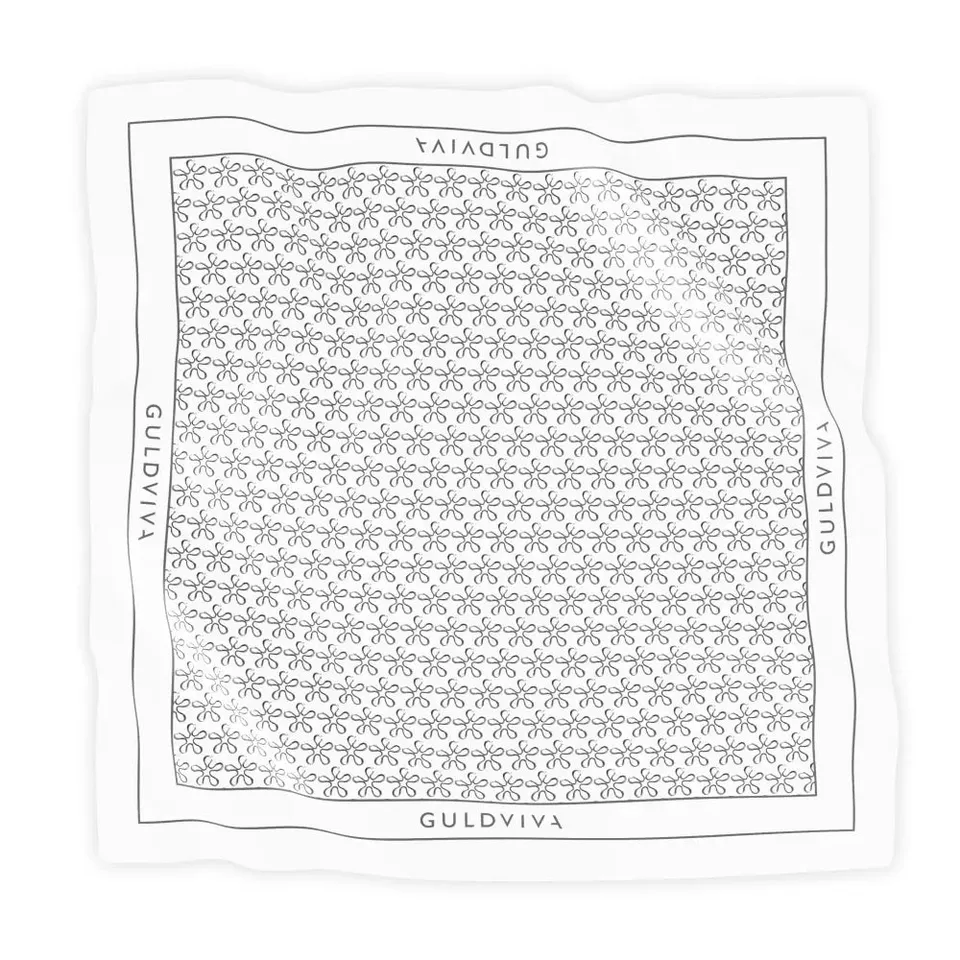 Guldvivan Blomman huivi silkki 90x90 kukka