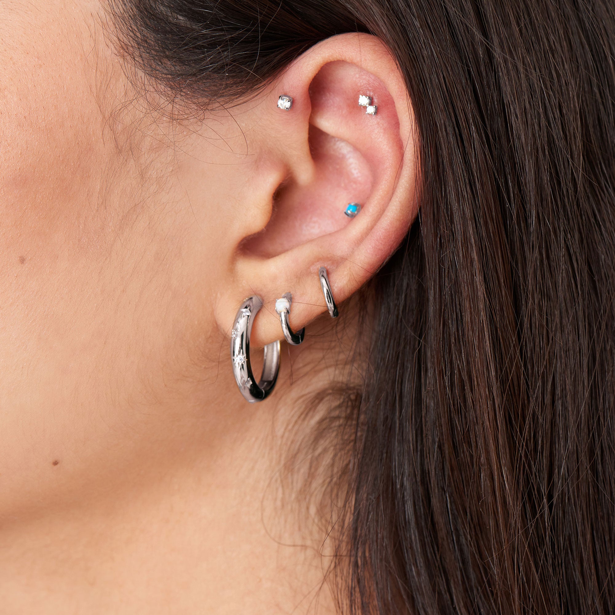 Ania Haie Ear Edit Smooth huggie-korvakorut hopea 12 mm