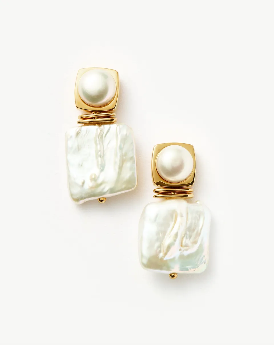 MISSOMA Square Pearl Statement korvakorut kulta helmi