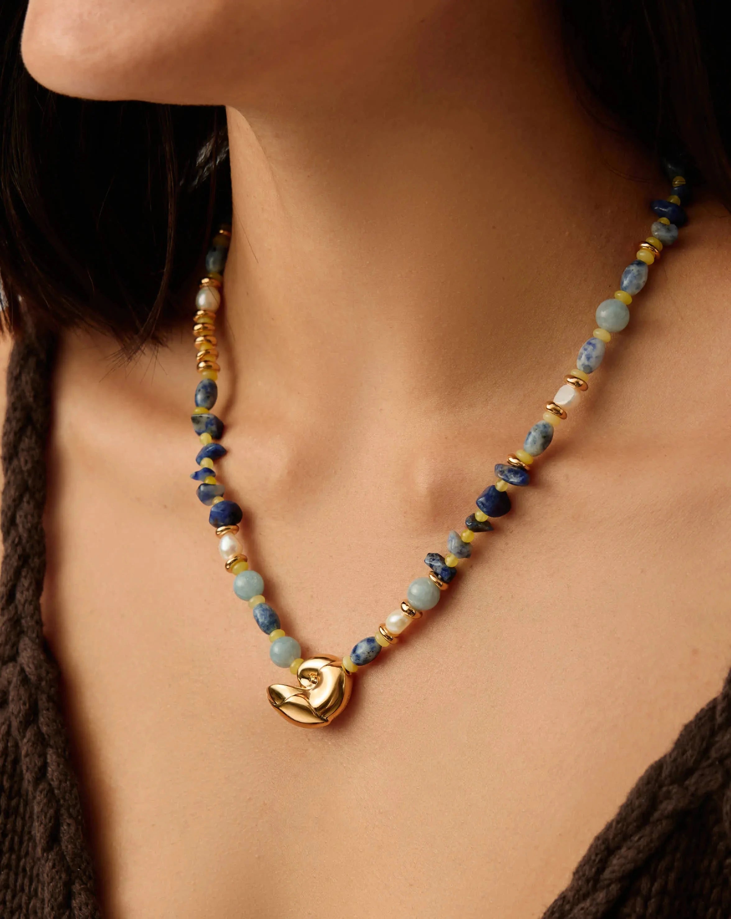 MISSOMA Shell Statement Multi Beaded kaulakoru kulta monivärinen