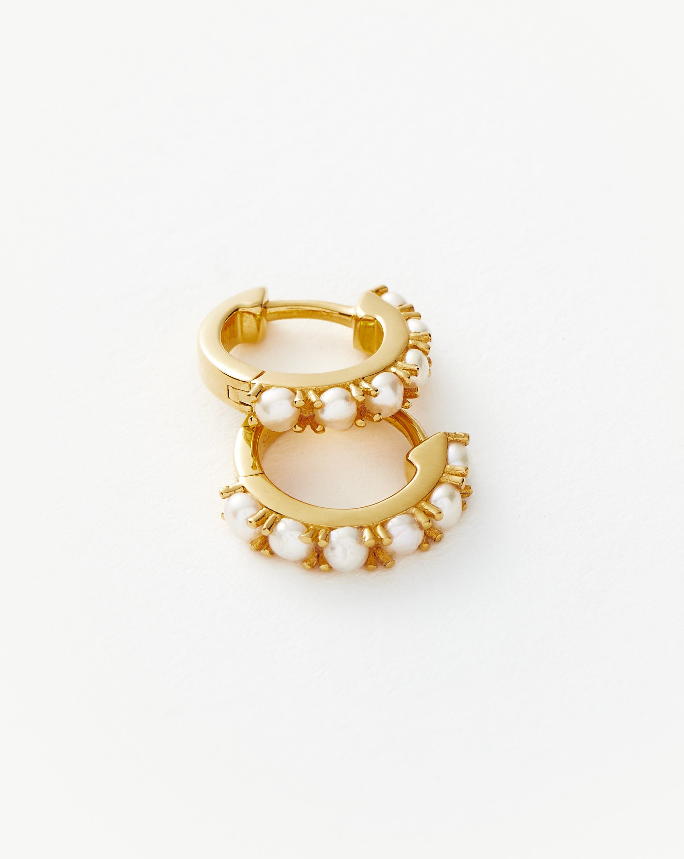 MISSOMA Gemstone Huggies korvakorut kullattu helmi