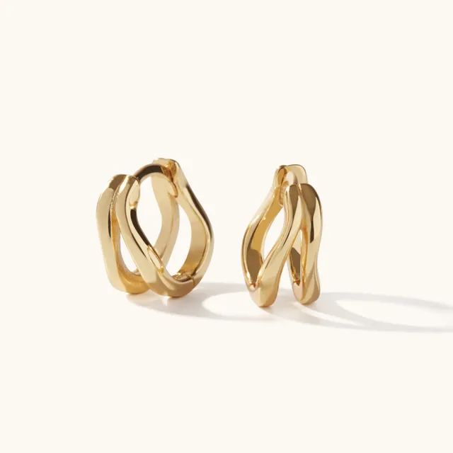 Muru Wavy Hoops korvakorut kulta aalto