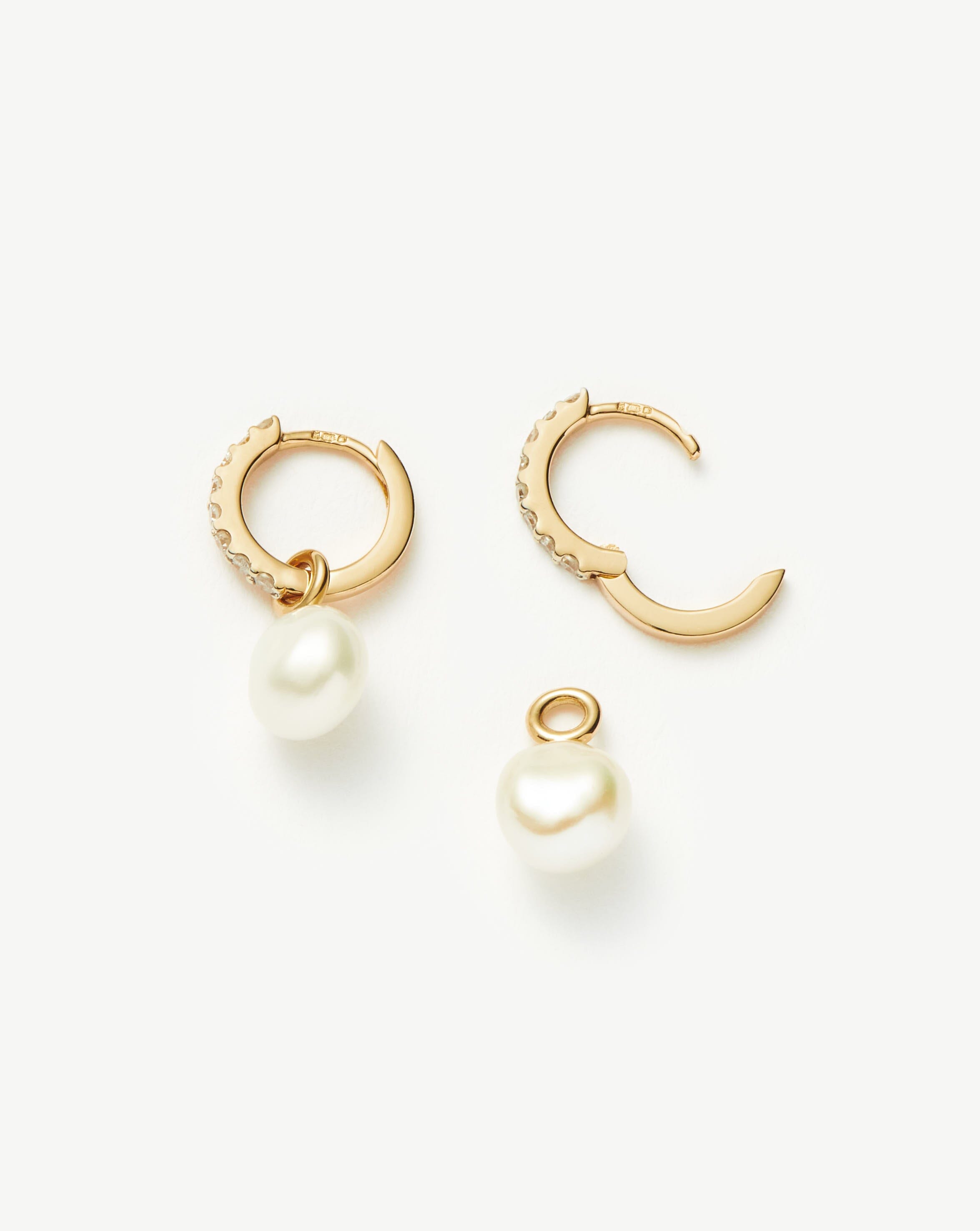 Missoma Diamond Pearl Charm rengaskorvakorut 9ct keltakulta helmi timantti